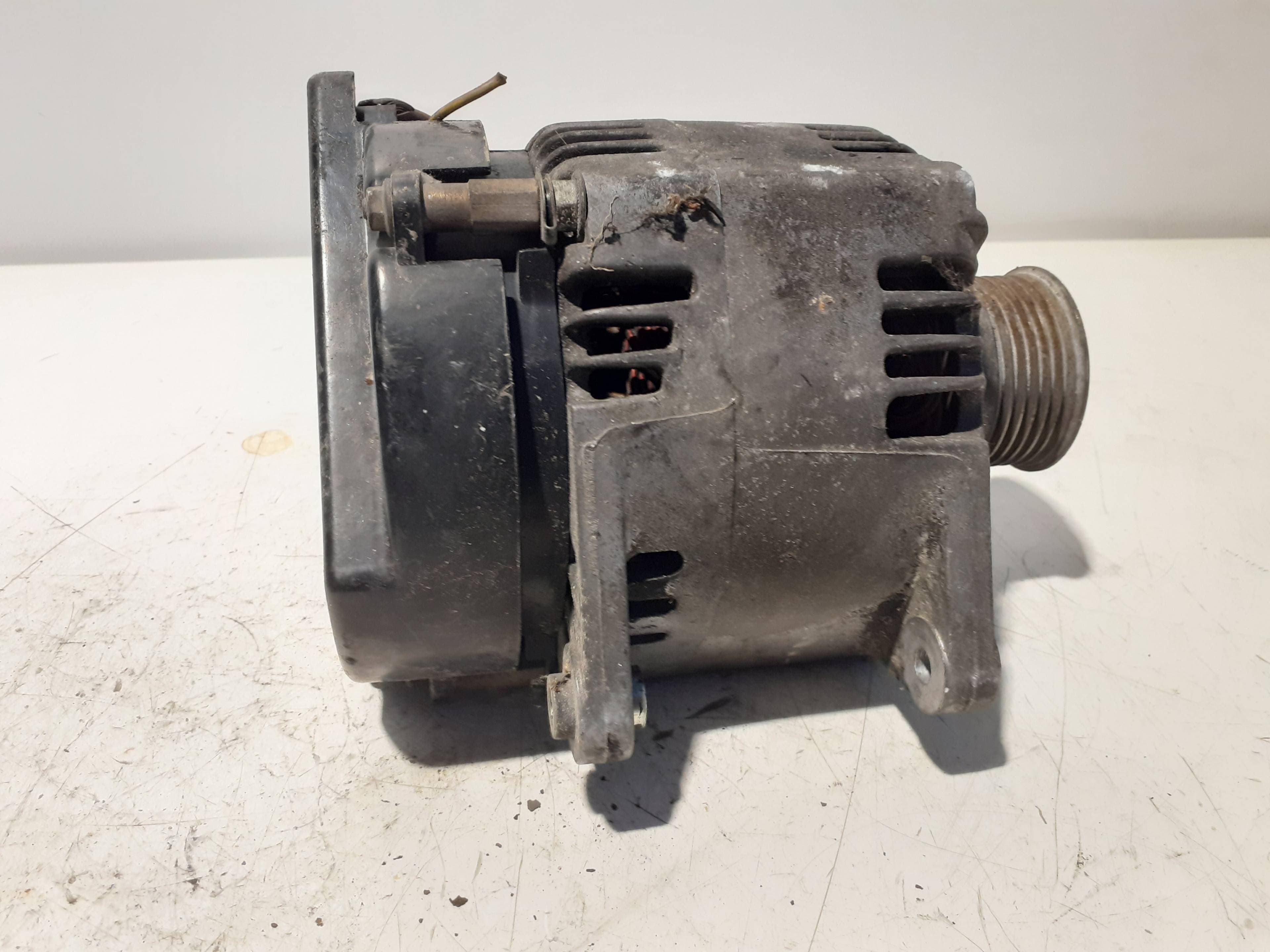 Alternador MG SERIE 200 (RF) 4