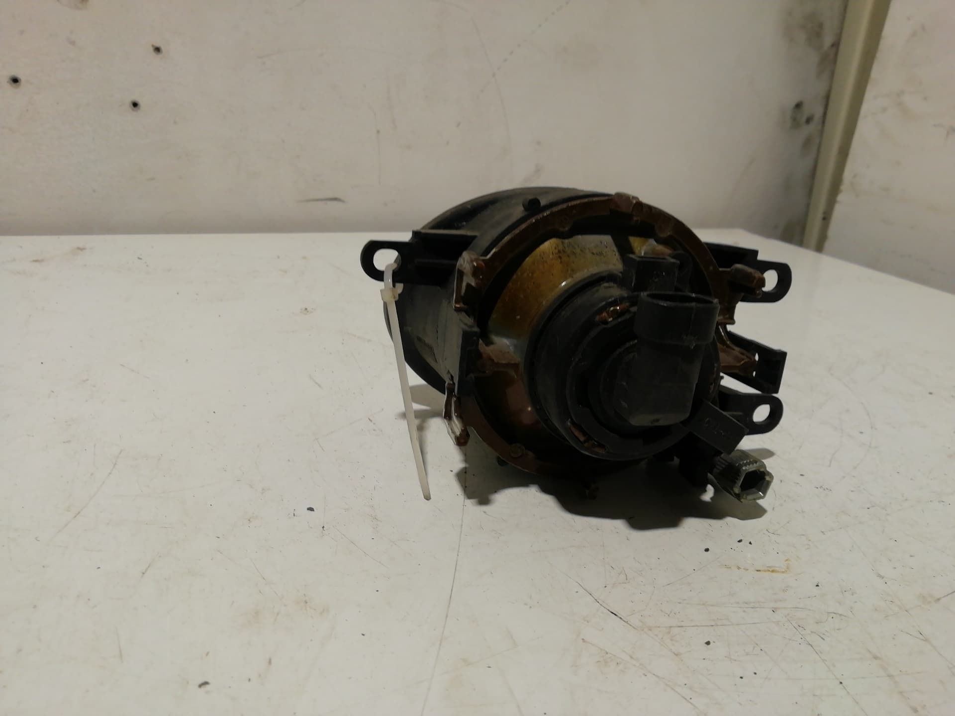 Faro antiniebla derecho MG SERIE 200 (RF) 2