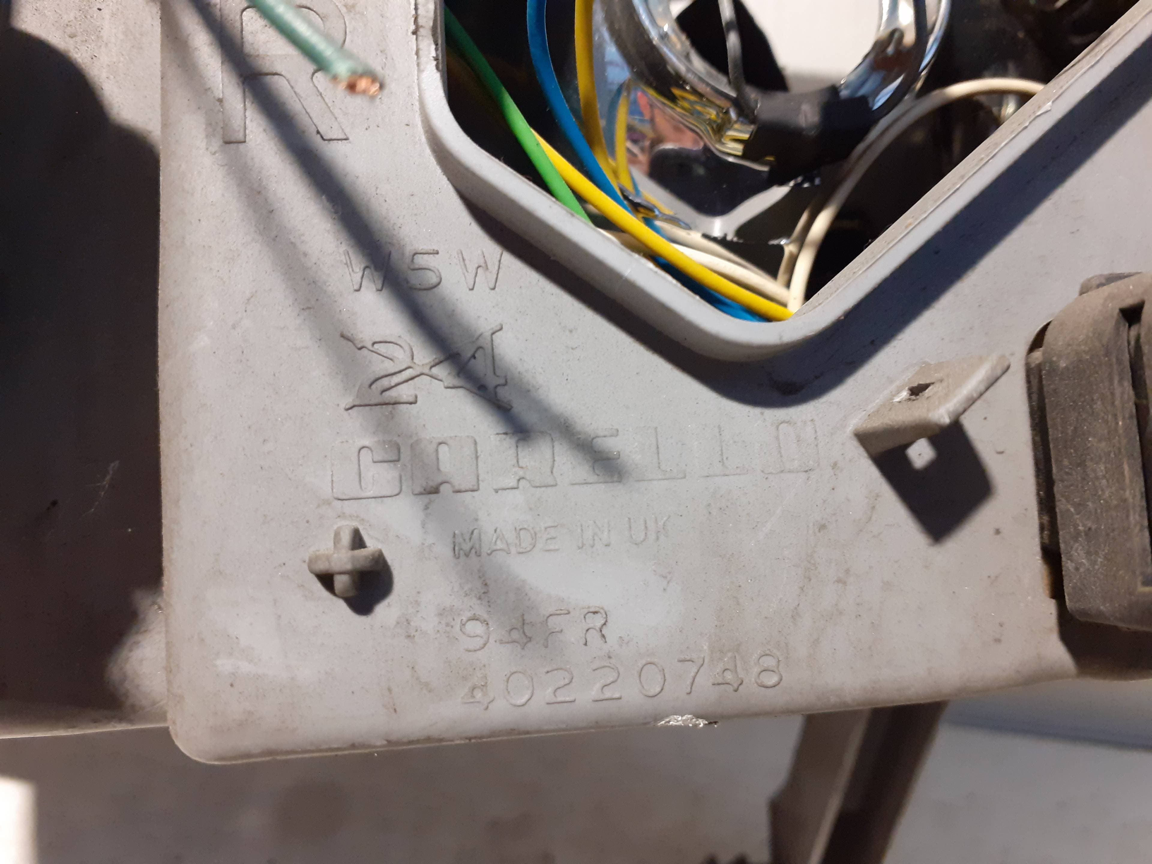Faro derecho MG SERIE 200 (RF) 2