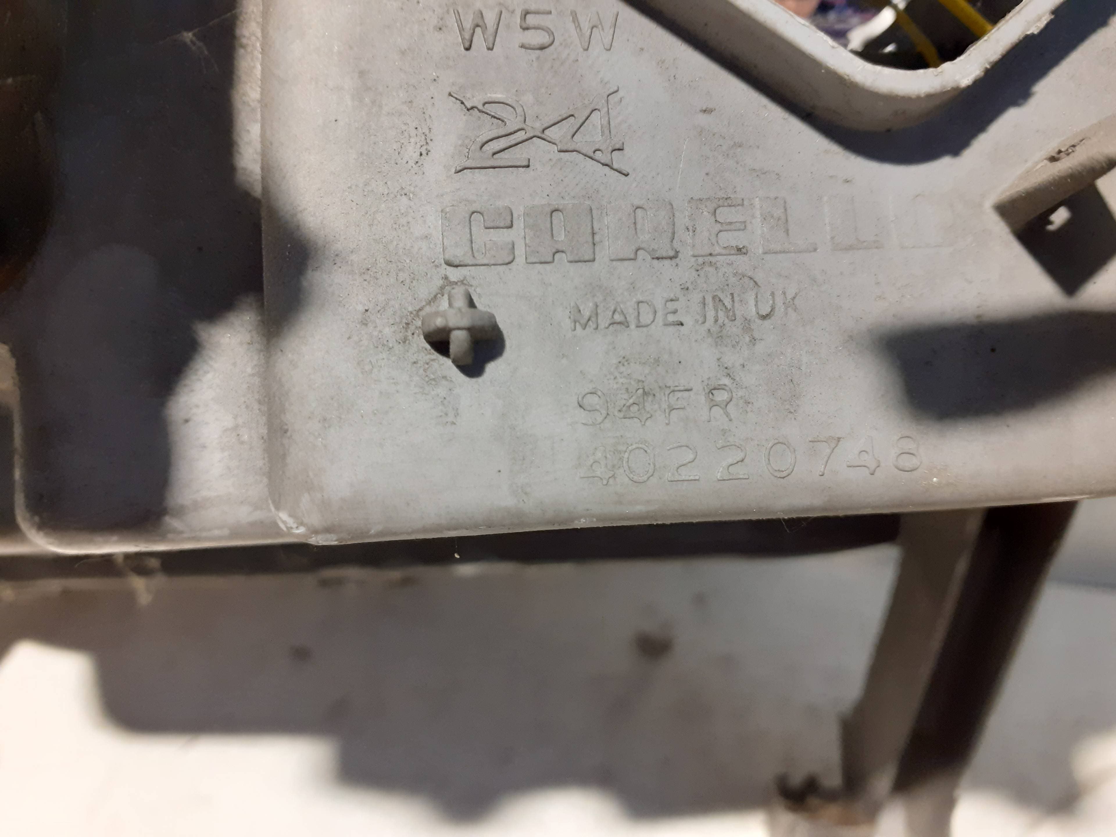Faro derecho MG SERIE 200 (RF) 2