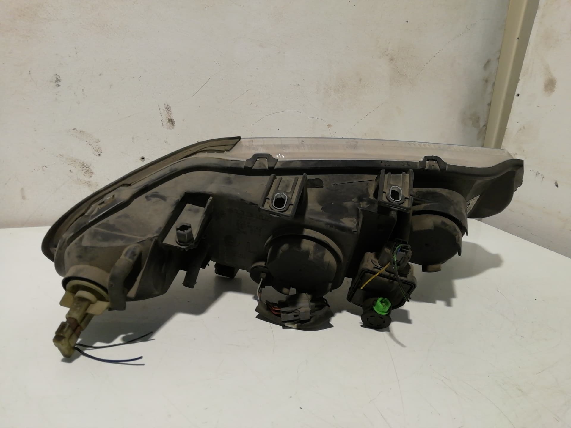 Faro izquierdo MG SERIE 200 (RF) 2