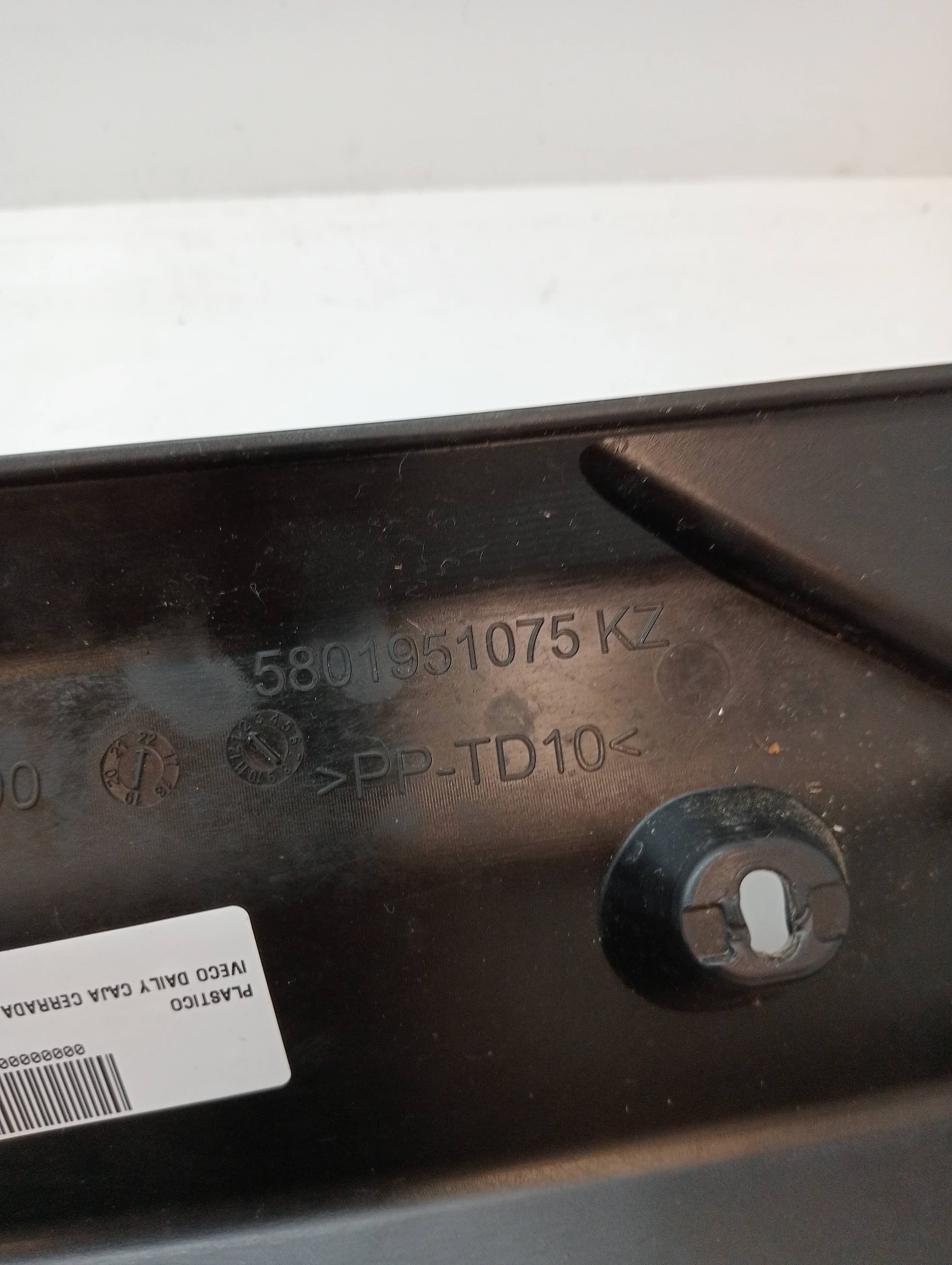 Recambio IVECO DAILY ref. 5801951075 2