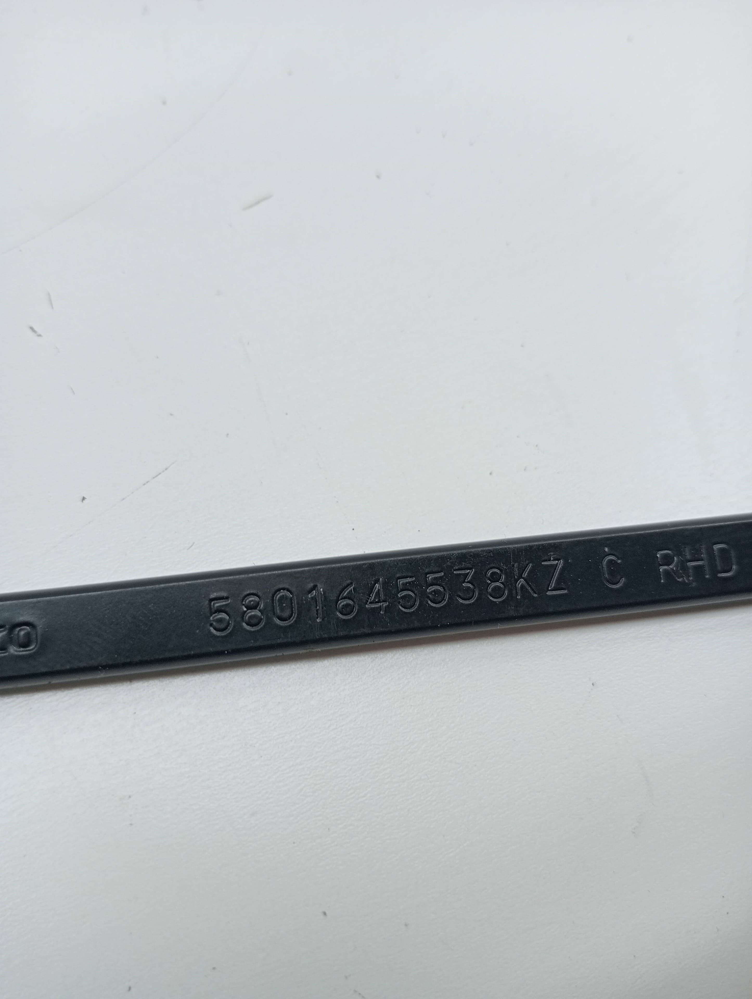 Brazo limpia delantero izquierdo IVECO DAILY
