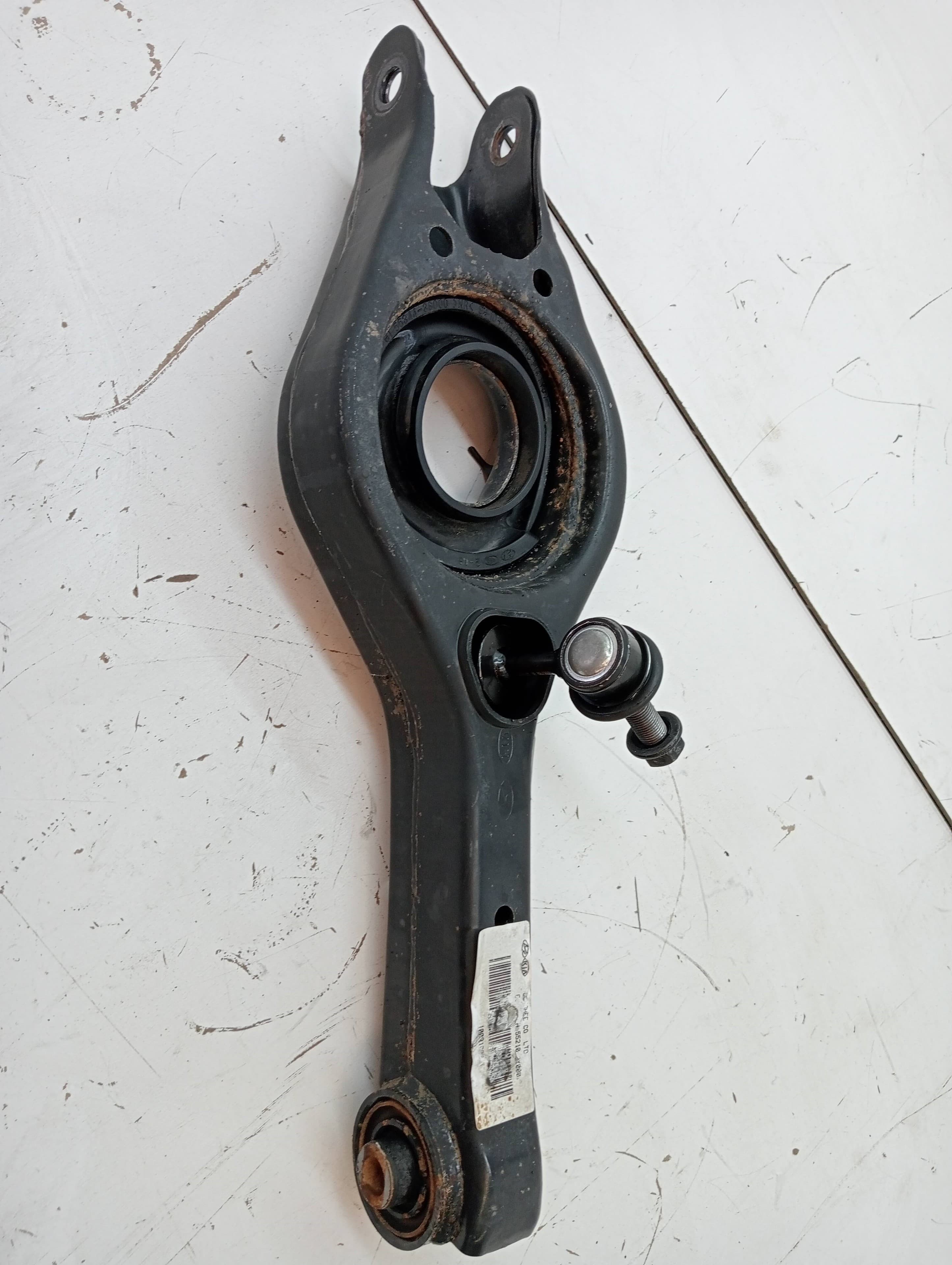 Brazo suspension inferior trasero izquierdo HYUNDAI IX35