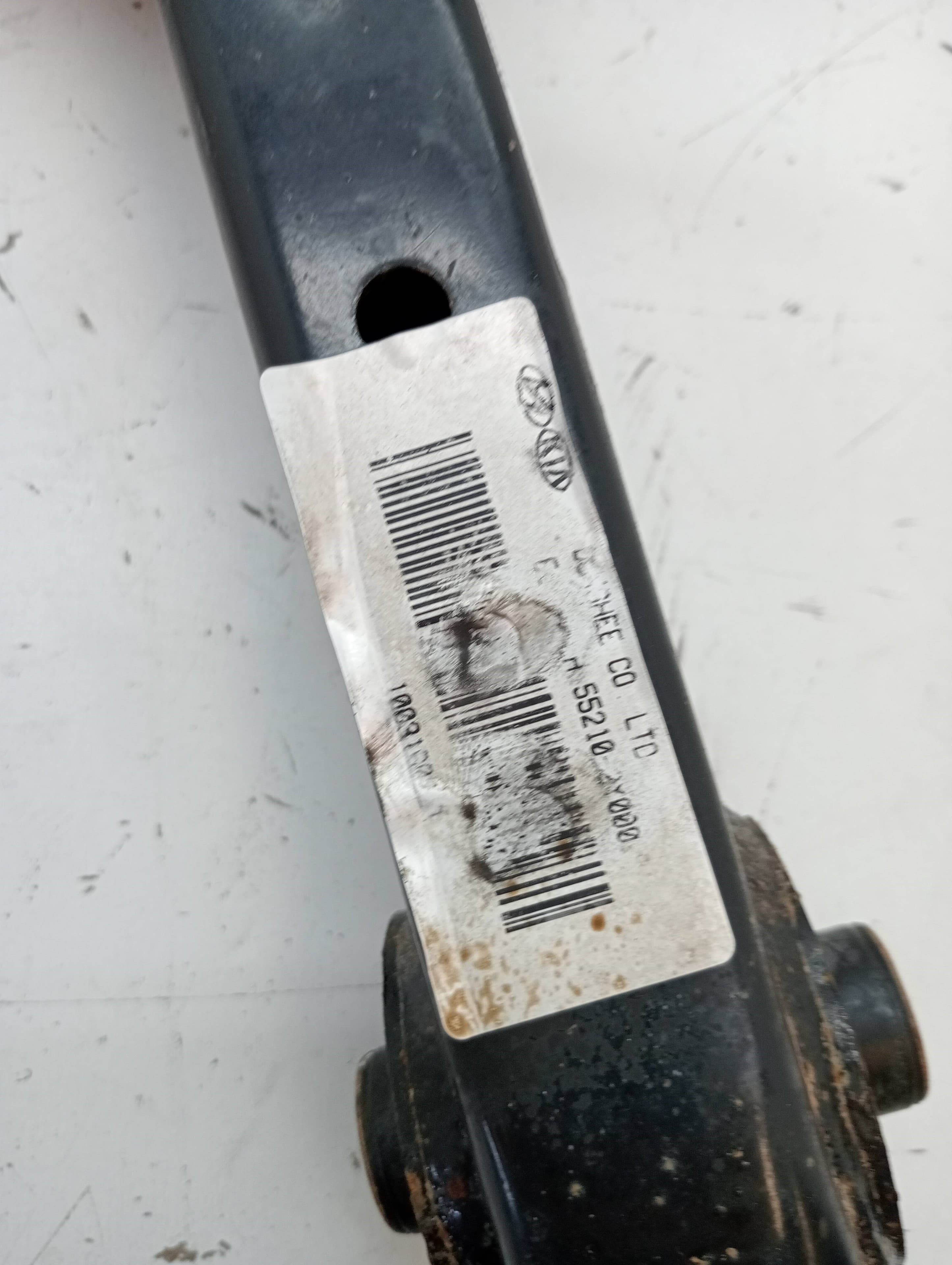 Brazo suspension inferior trasero izquierdo HYUNDAI IX35 2