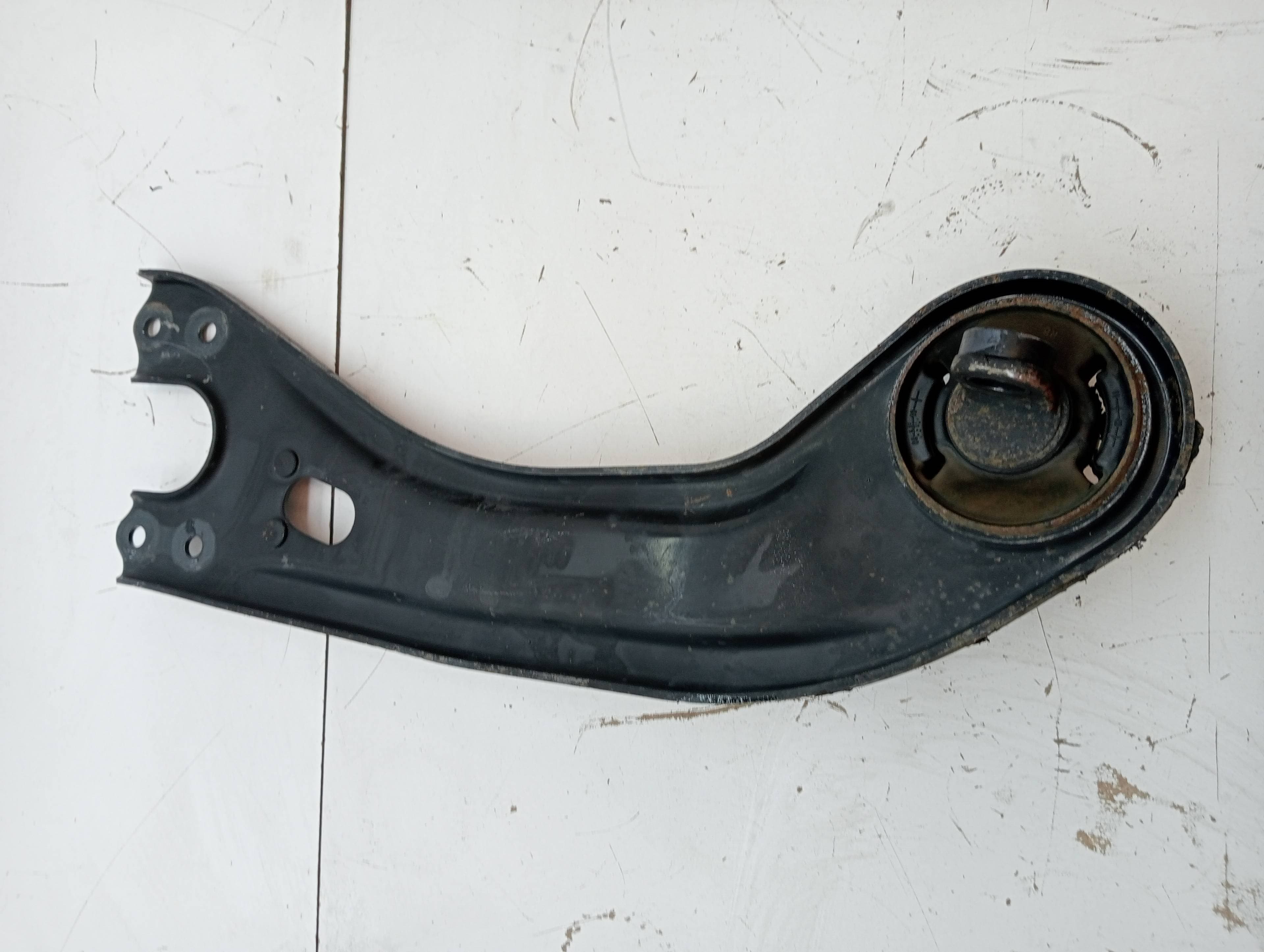 Brazo suspension superior trasero derecho HYUNDAI IX35 3