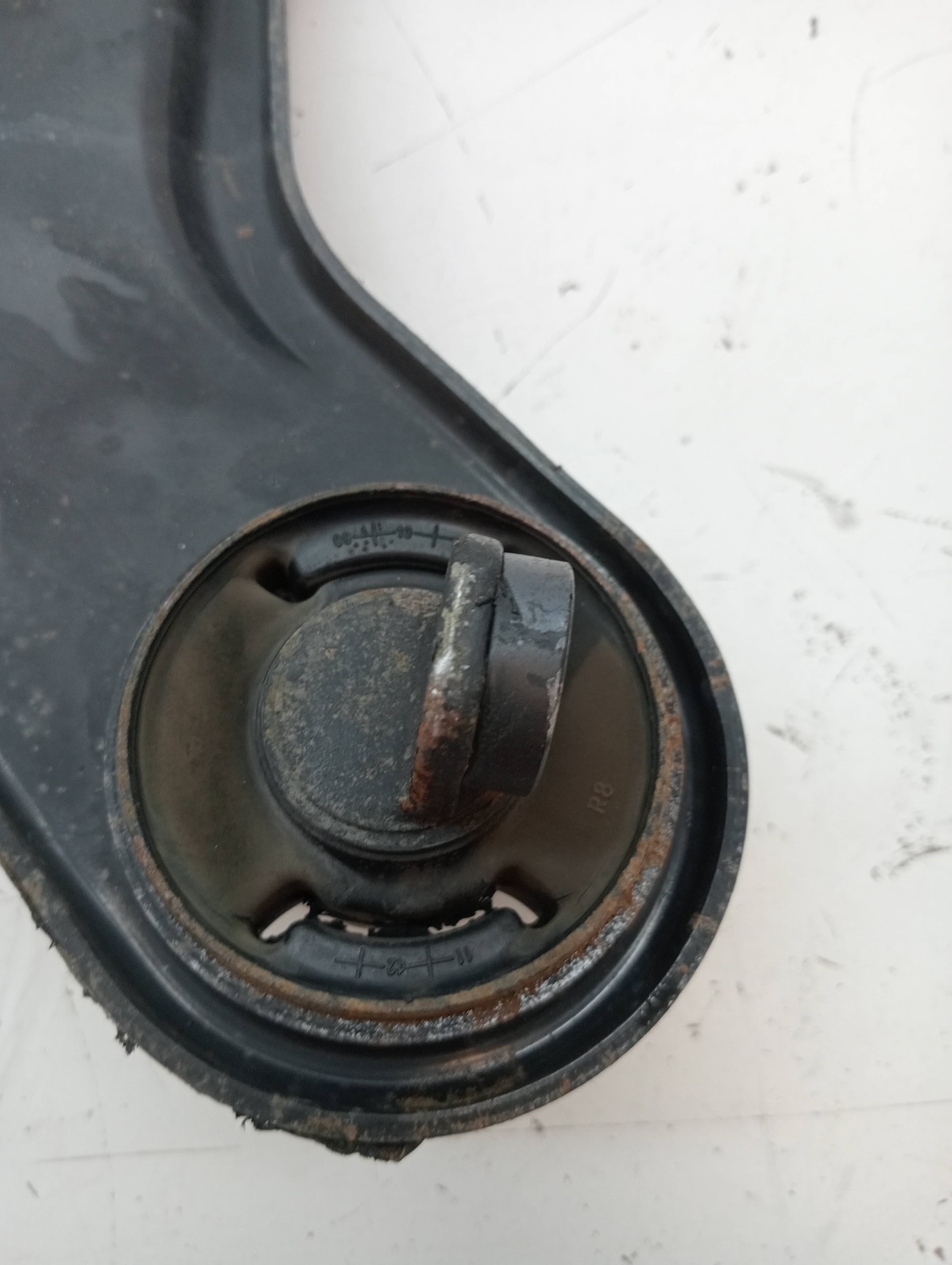 Brazo suspension superior trasero derecho HYUNDAI IX35 2