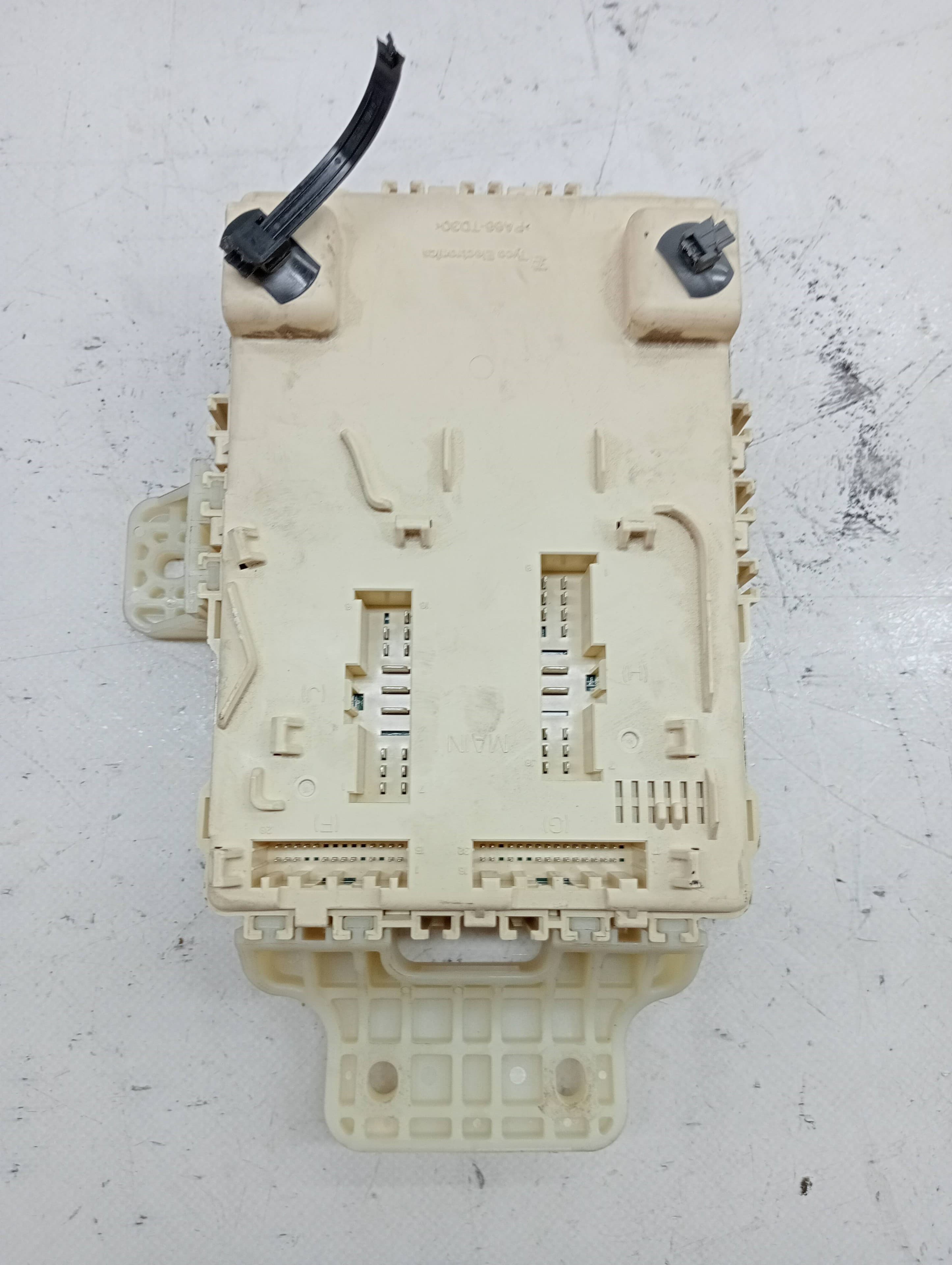 Caja reles / fusibles HYUNDAI IX35 2