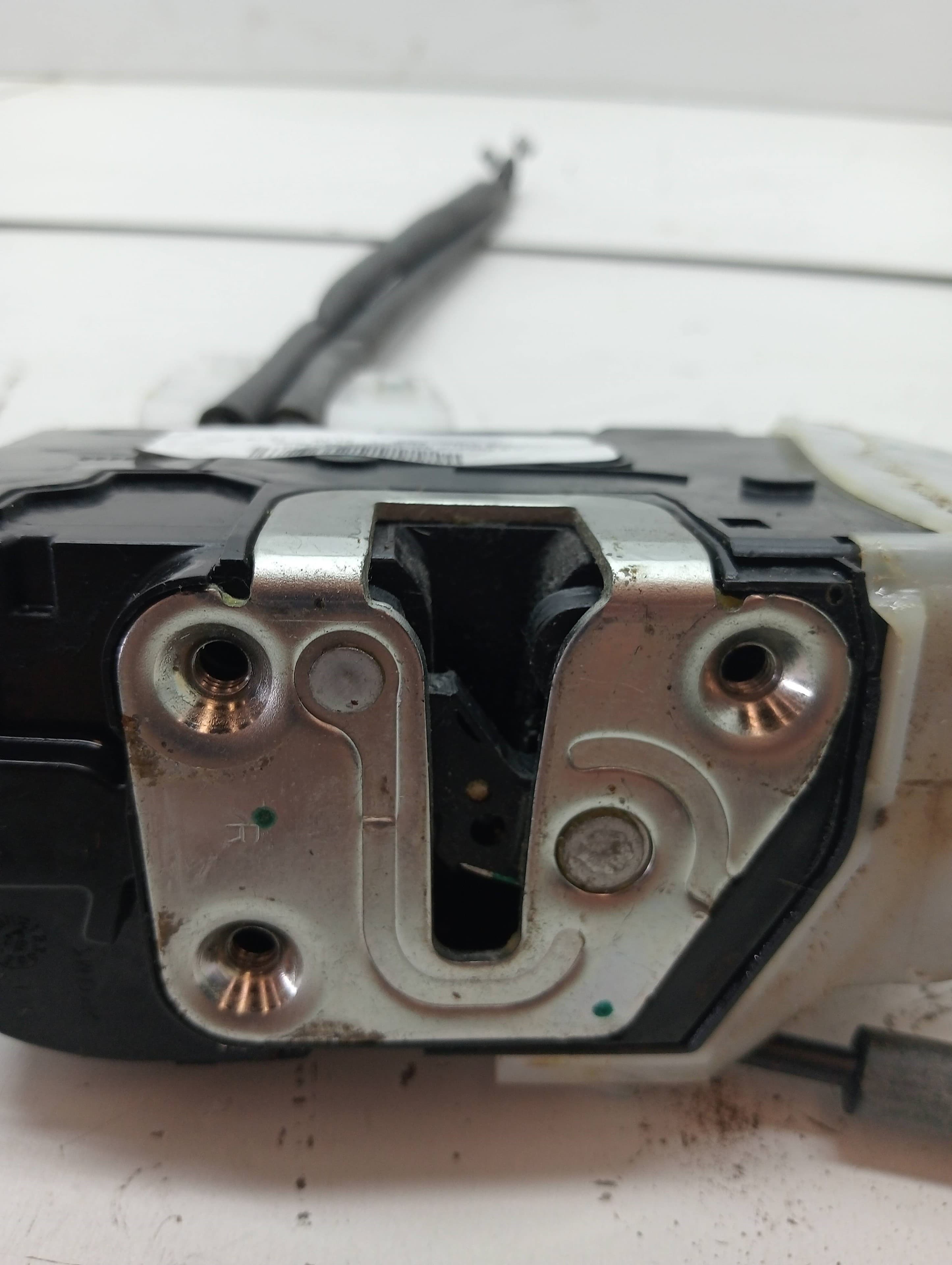 Cerradura puerta delantera derecha HYUNDAI IX35 3