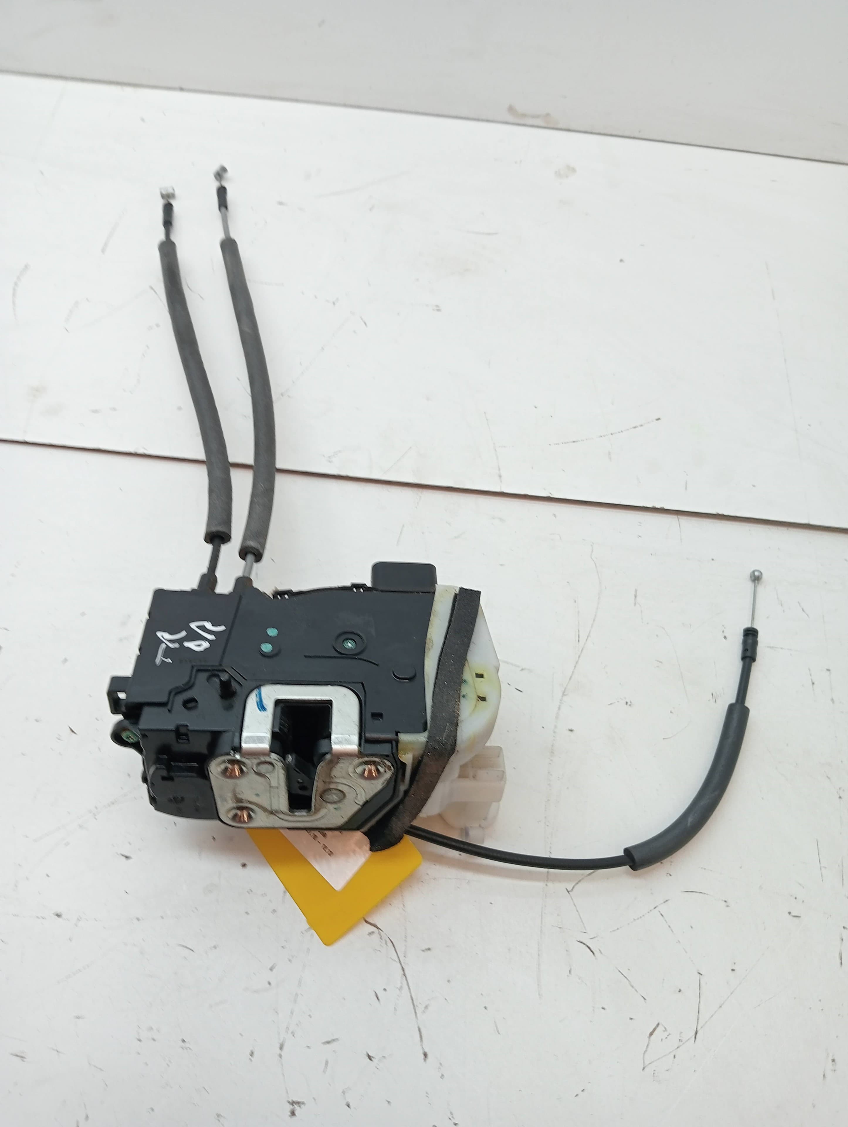 Cerradura puerta trasera derecha HYUNDAI IX35 3