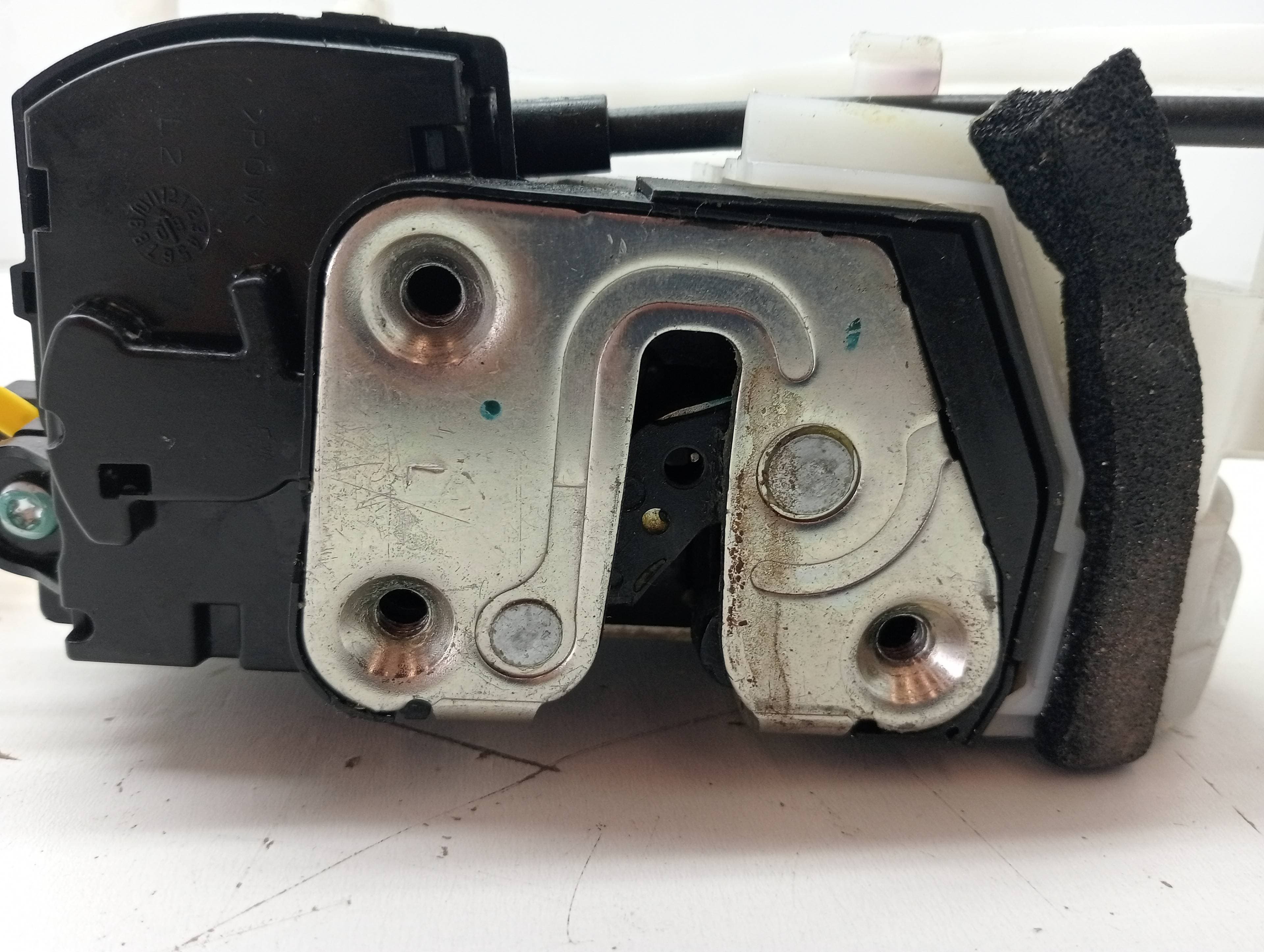 Cerradura puerta trasera izquierda HYUNDAI IX35 2
