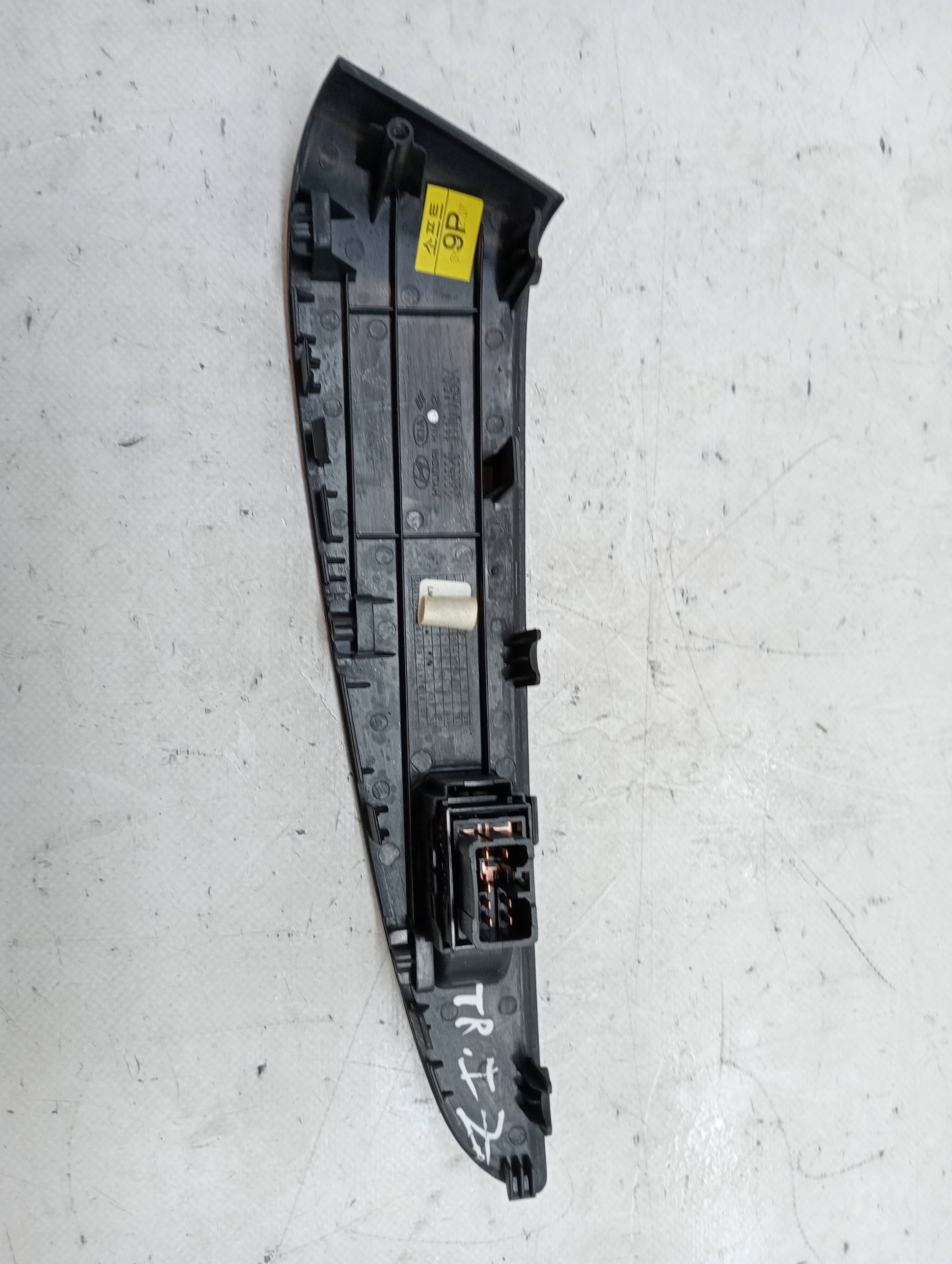 Mando elevalunas trasero izquierdo HYUNDAI IX35 2
