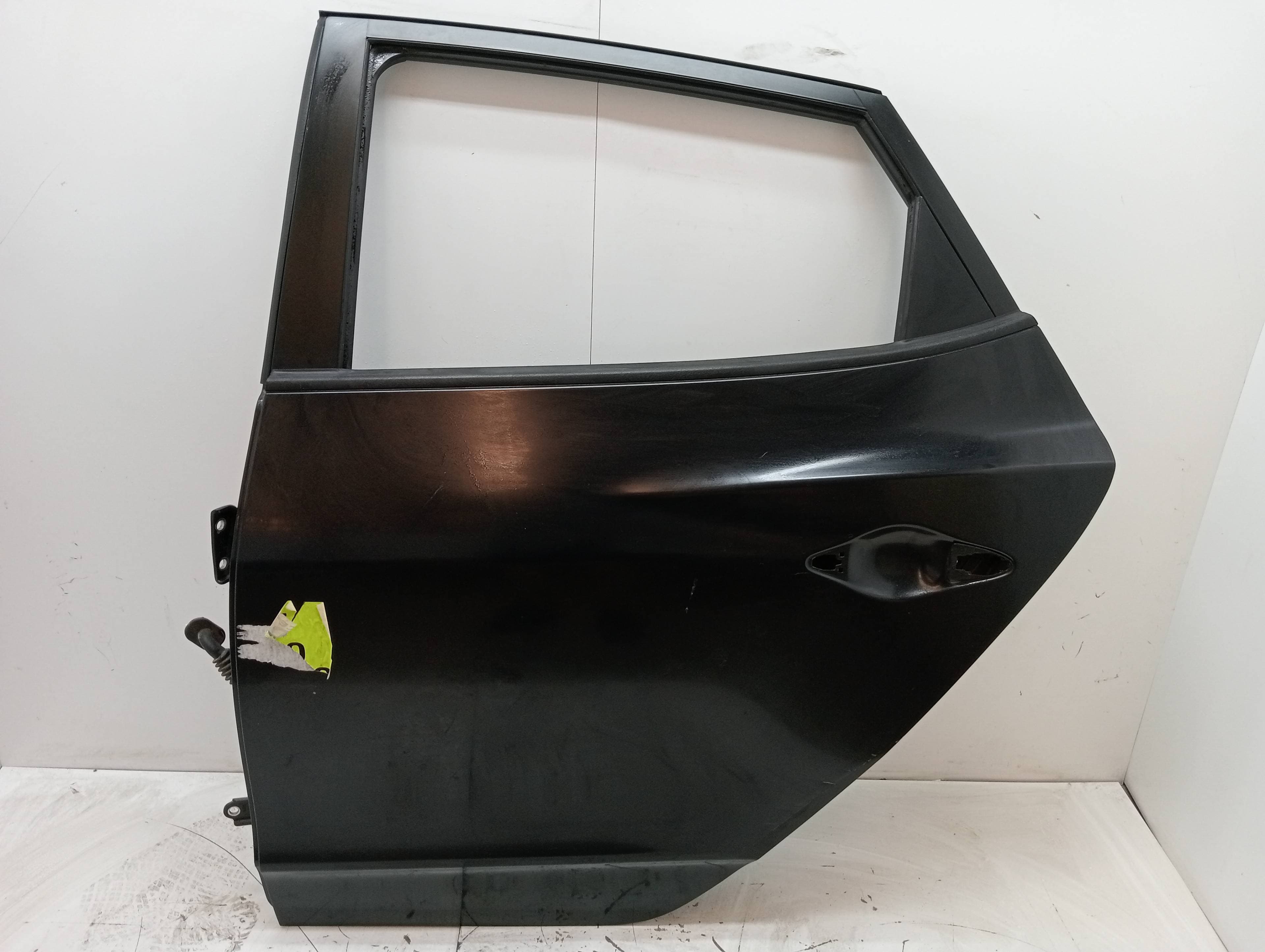 Puerta trasera izquierda HYUNDAI IX35