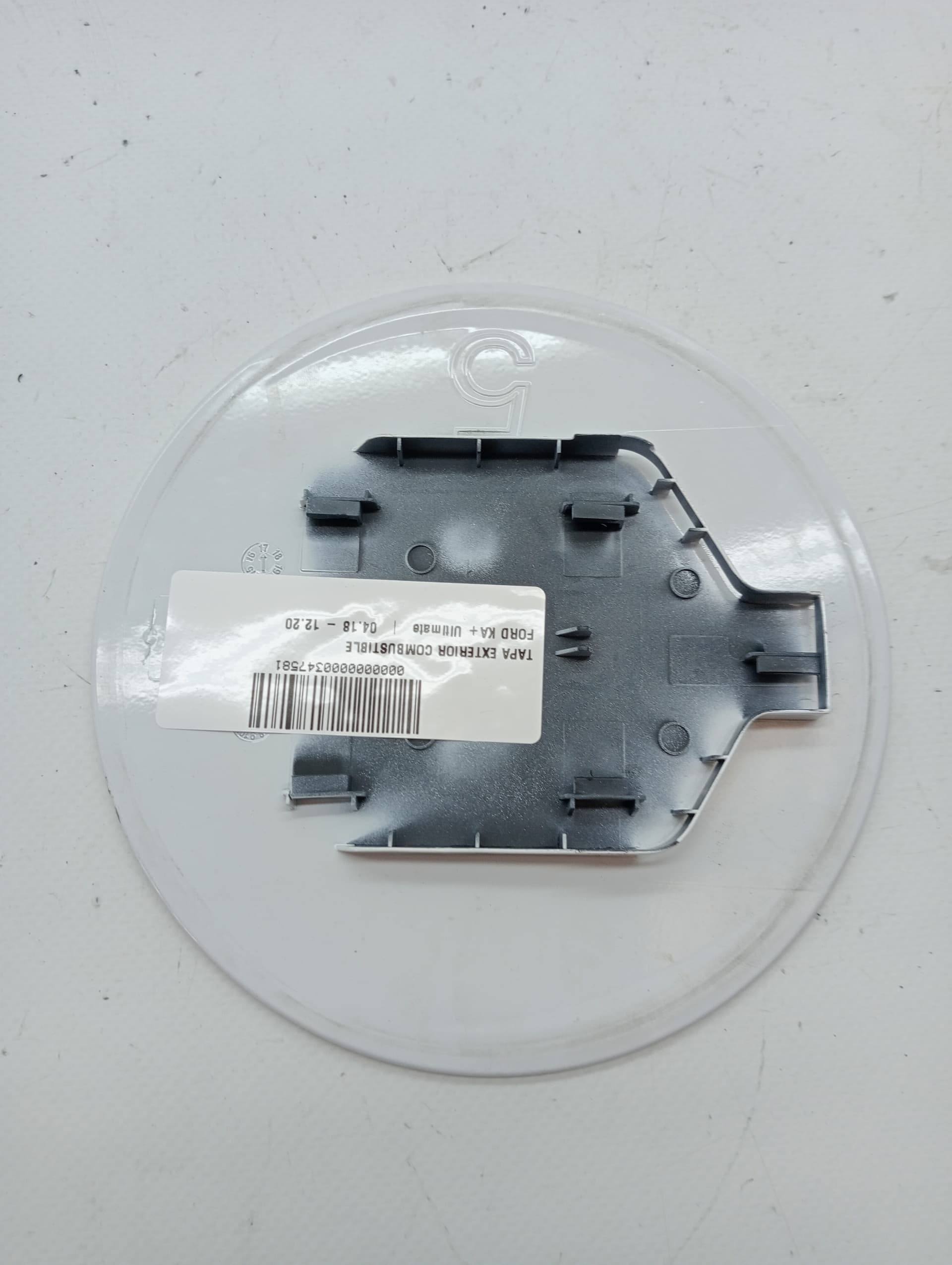 Tapa exterior combustible FORD KA+