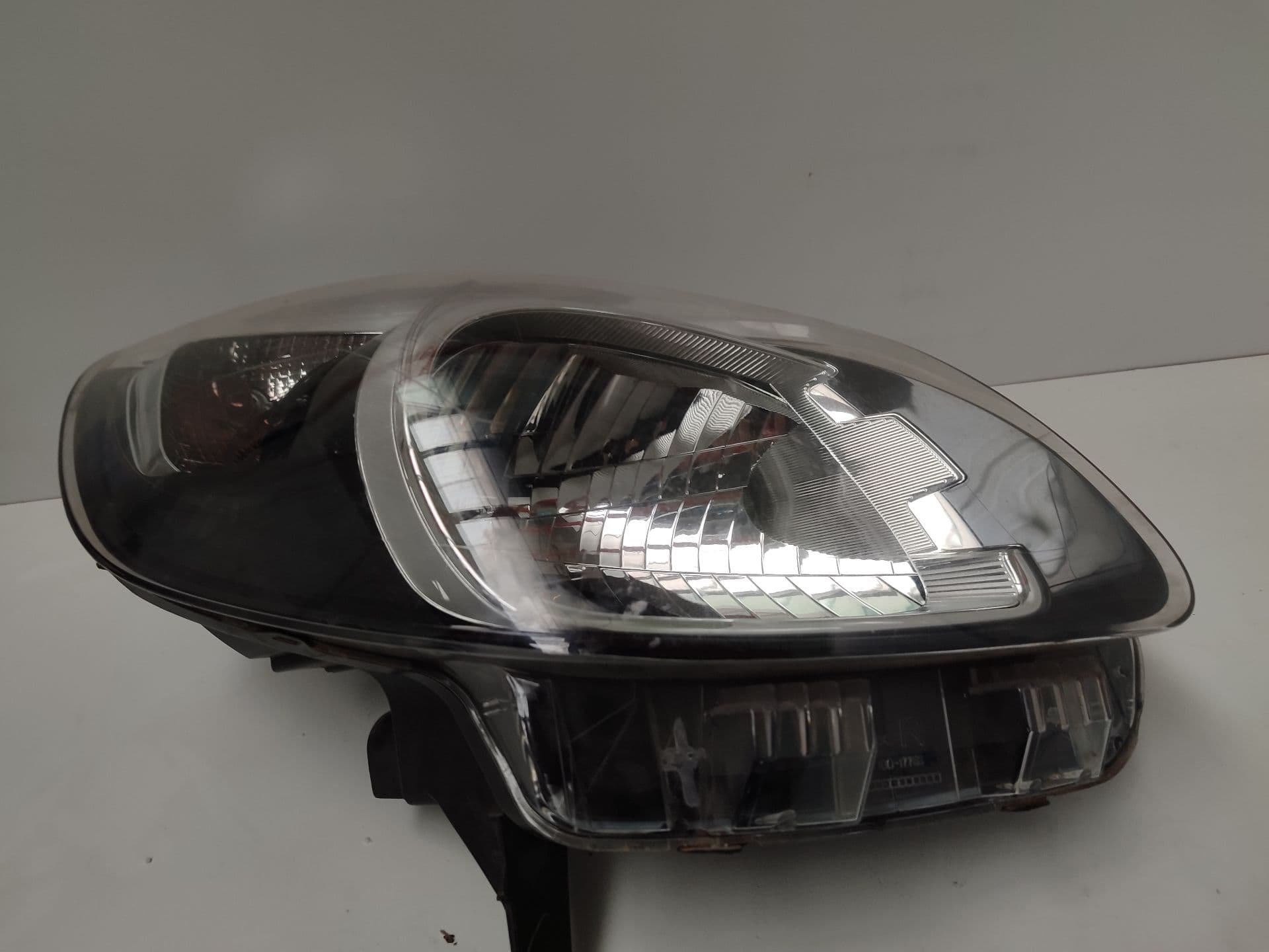 Faro derecho RENAULT KANGOO 4