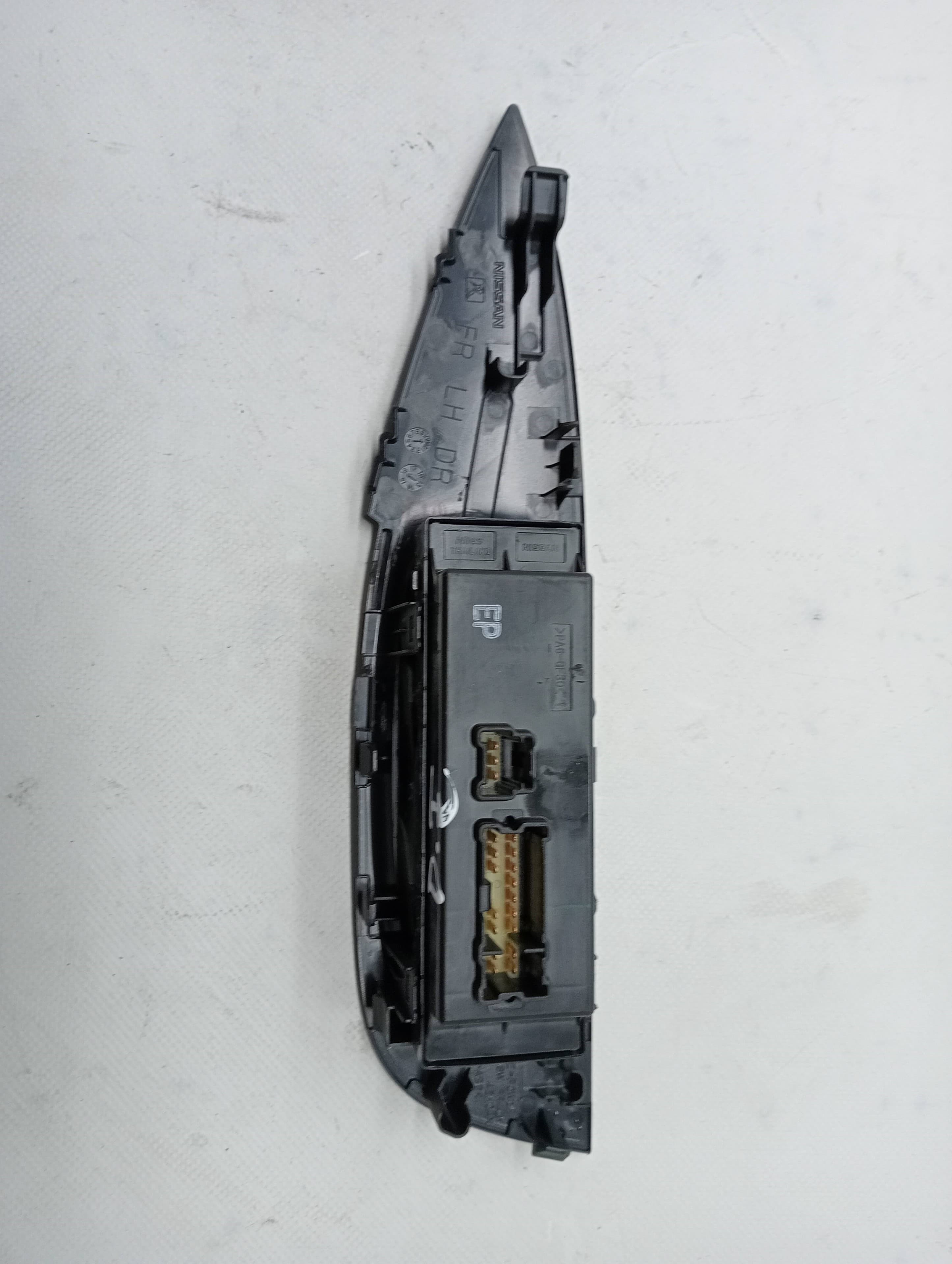 Mando elevalunas delantero izquierdo NISSAN QASHQAI+2 (JJ10) 4