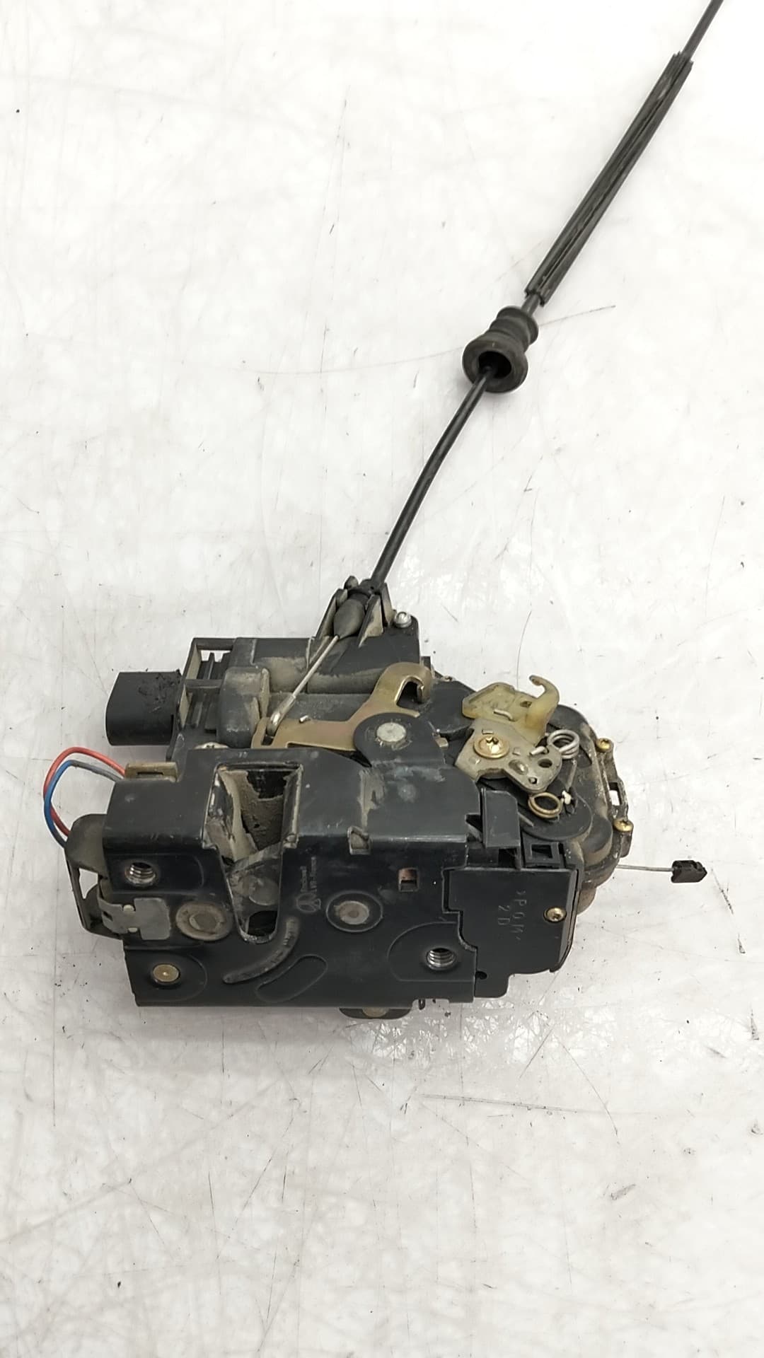 Cerradura puerta delantera derecha VOLKSWAGEN GOLF IV BERLINA (1J1) 2