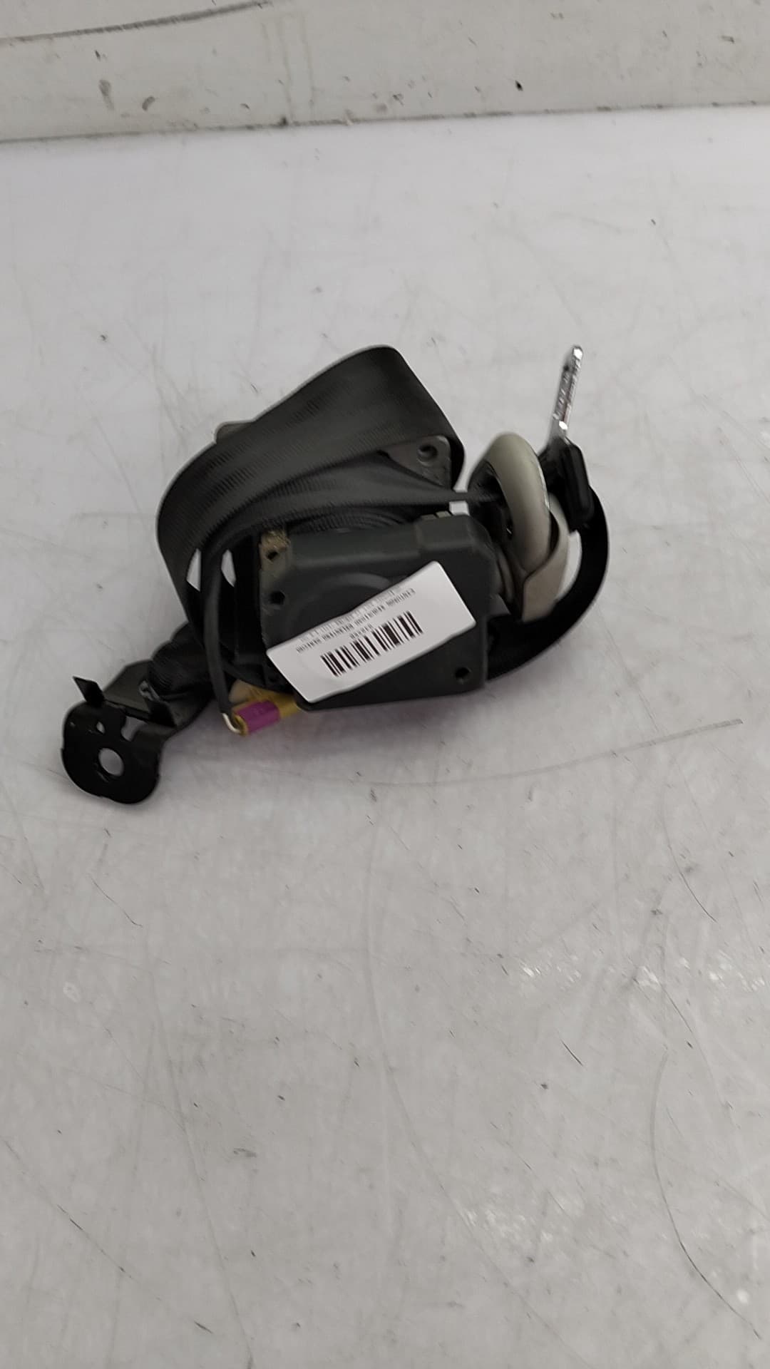 Cinturon seguridad delantero derecho VOLKSWAGEN GOLF IV BERLINA (1J1)