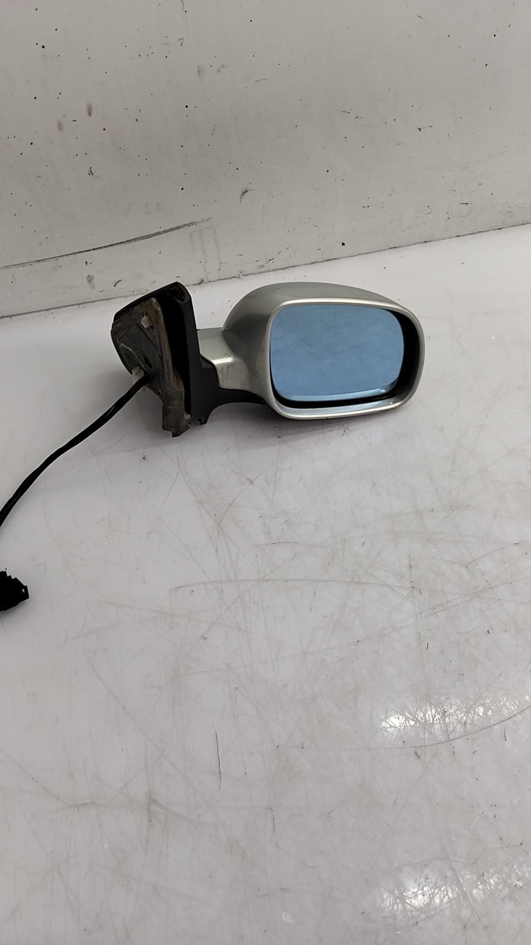 Retrovisor derecho VOLKSWAGEN GOLF IV BERLINA (1J1)