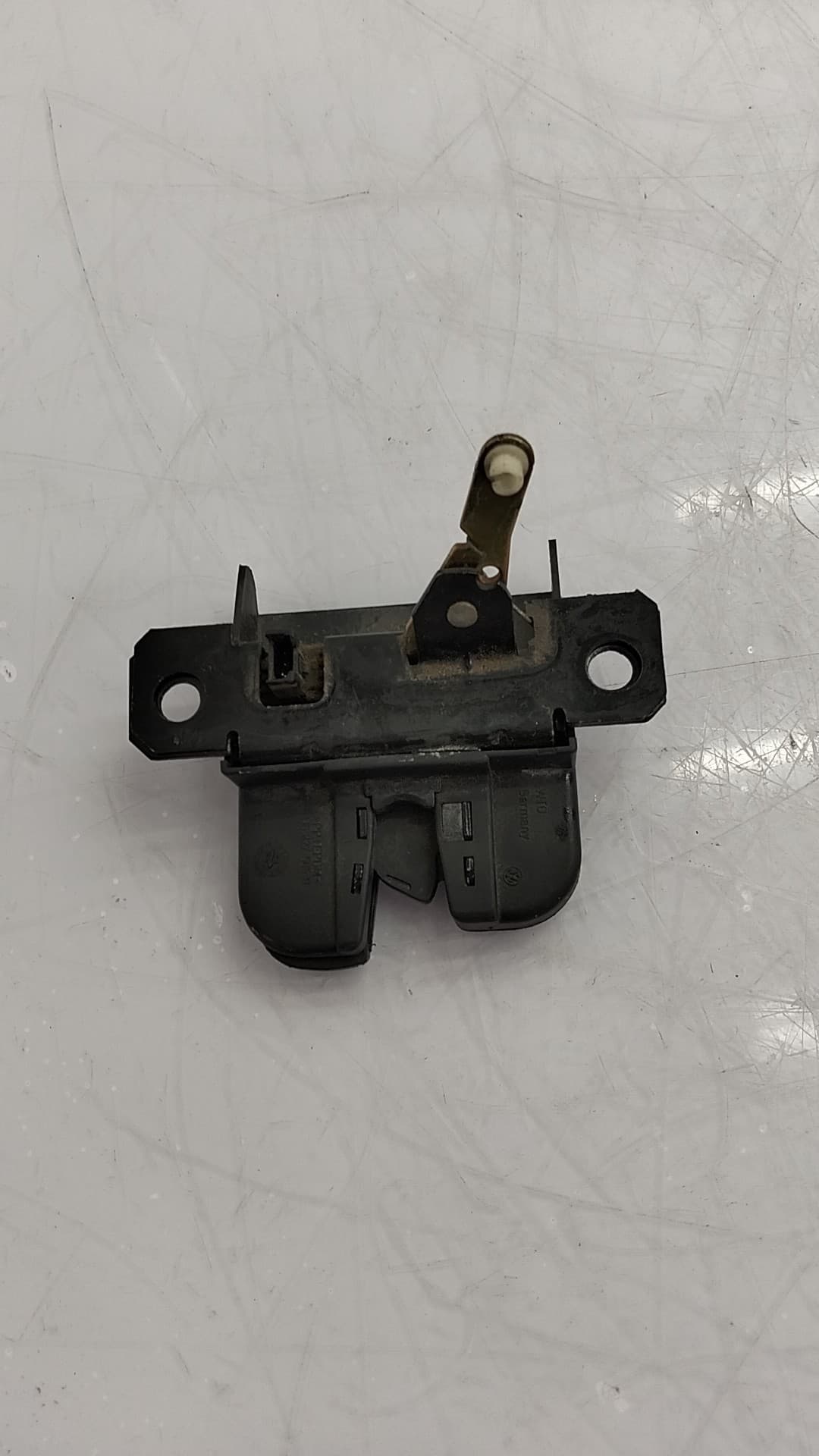 Cerradura maletero / porton VOLKSWAGEN GOLF IV BERLINA (1J1) 2