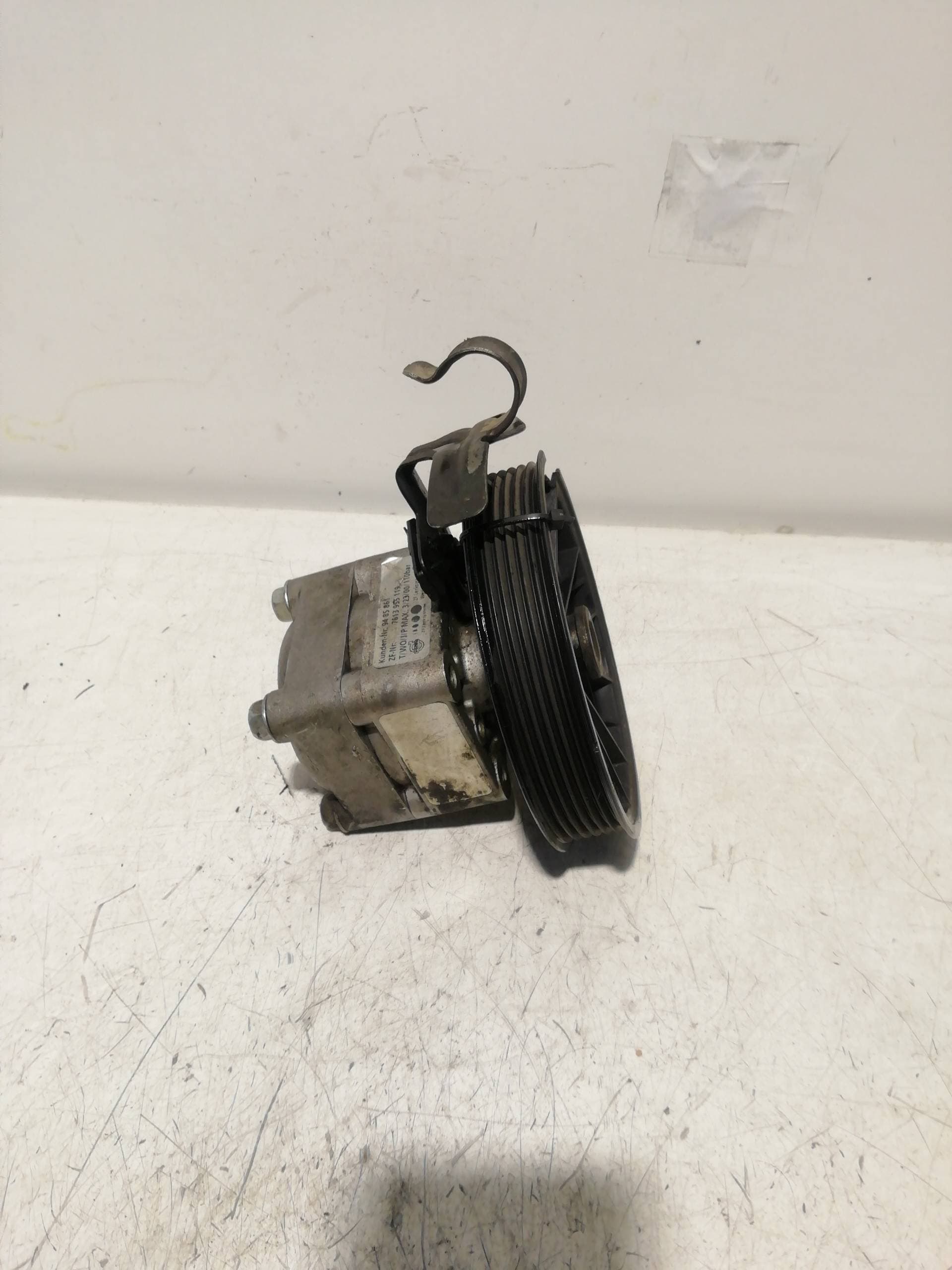 Bomba direccion VOLVO V70 FAMILIAR 5