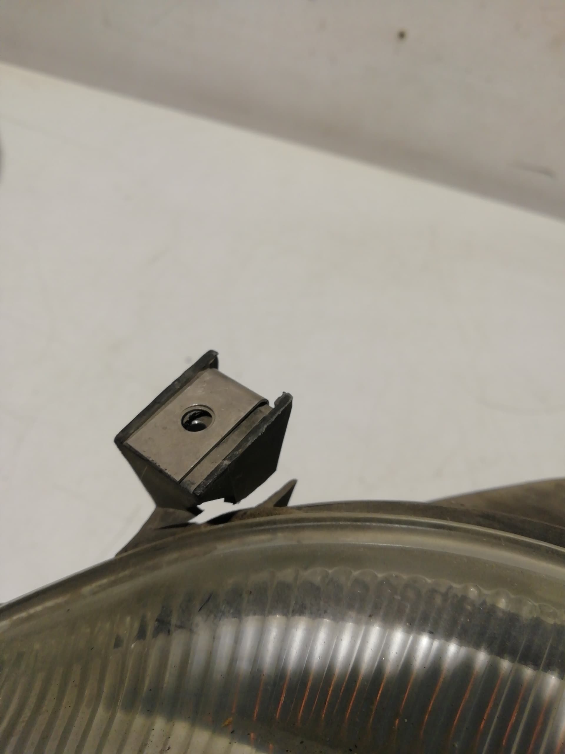 Faro izquierdo RENAULT MEGANE I CLASSIC (LA0) 2
