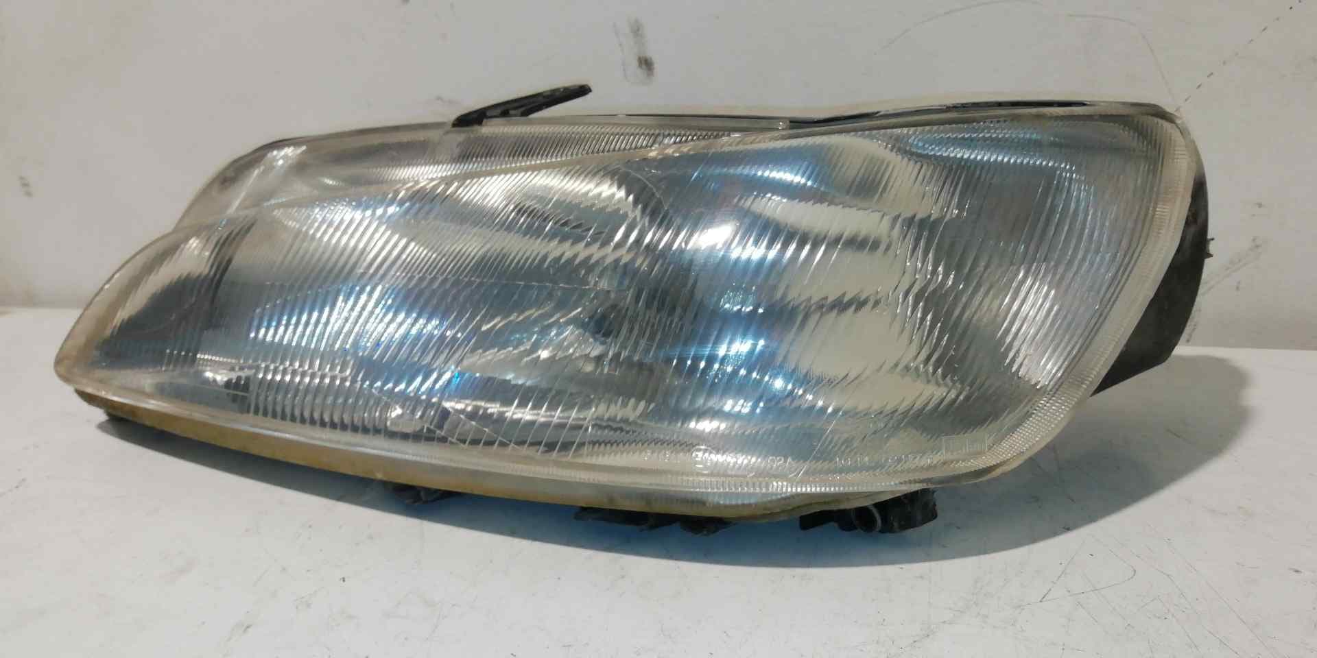 Faro izquierdo PEUGEOT 306 BREAK 3