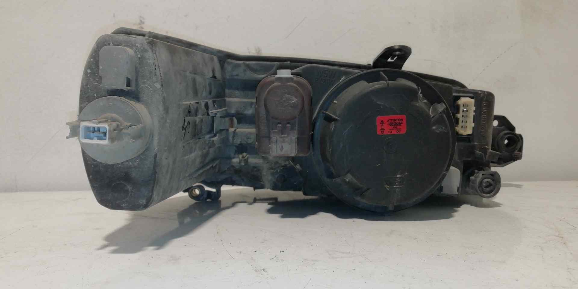 Faro izquierdo PEUGEOT 306 BREAK 2