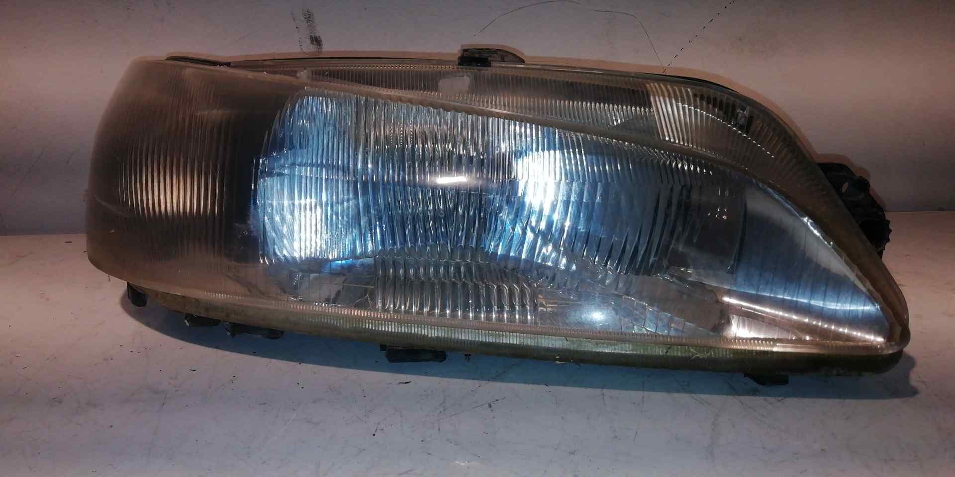 Faro derecho PEUGEOT 306 BREAK
