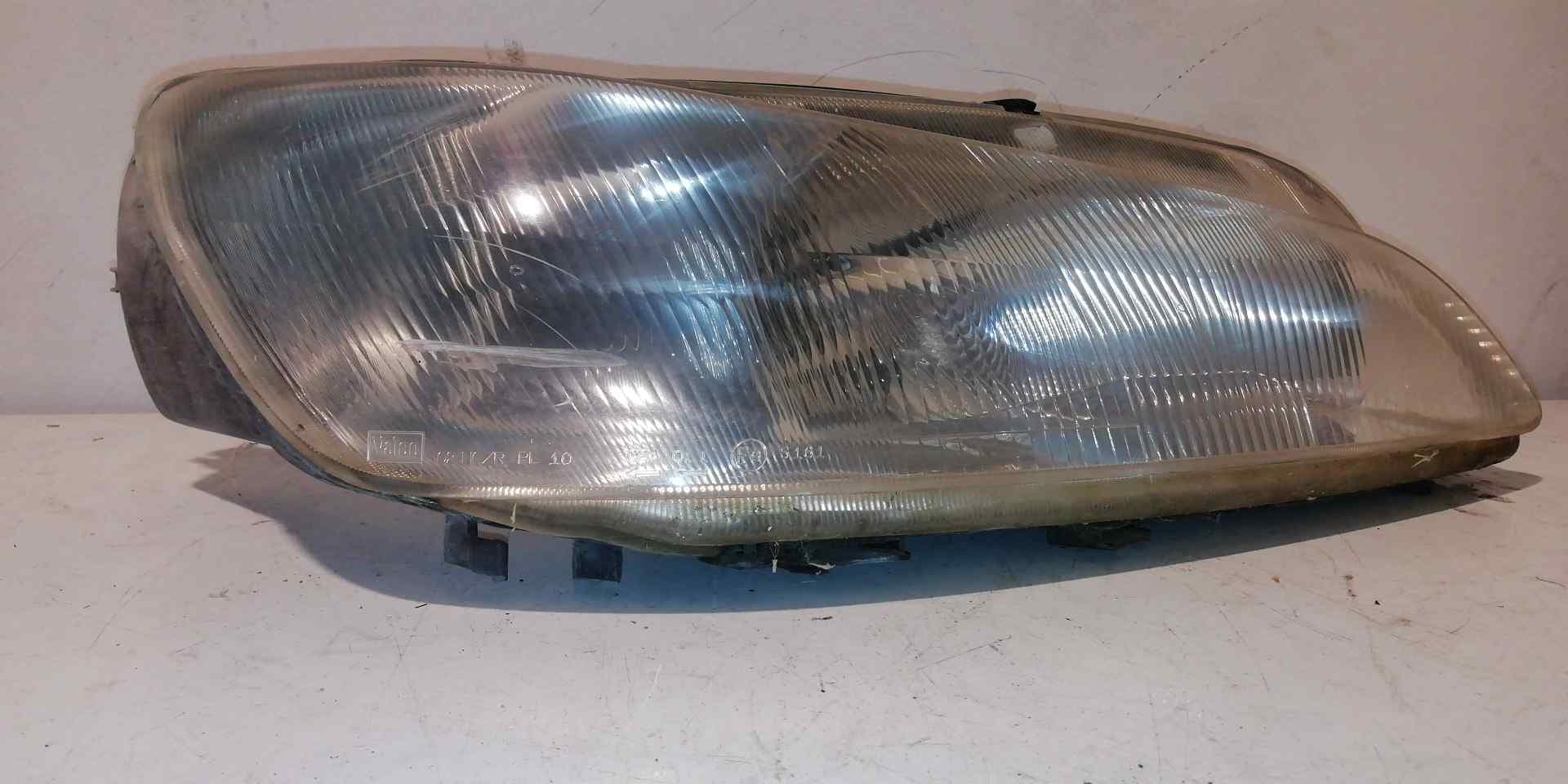 Faro derecho PEUGEOT 306 BREAK 3