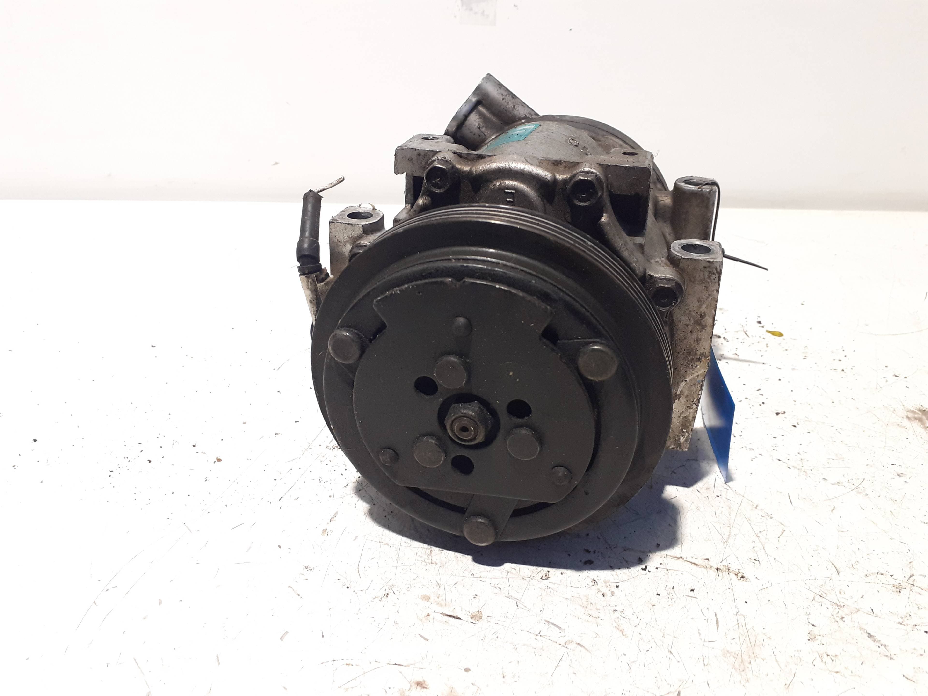 Recambio RENAULT CLIO II FASE I (B/CBO) ref. 7700875357C