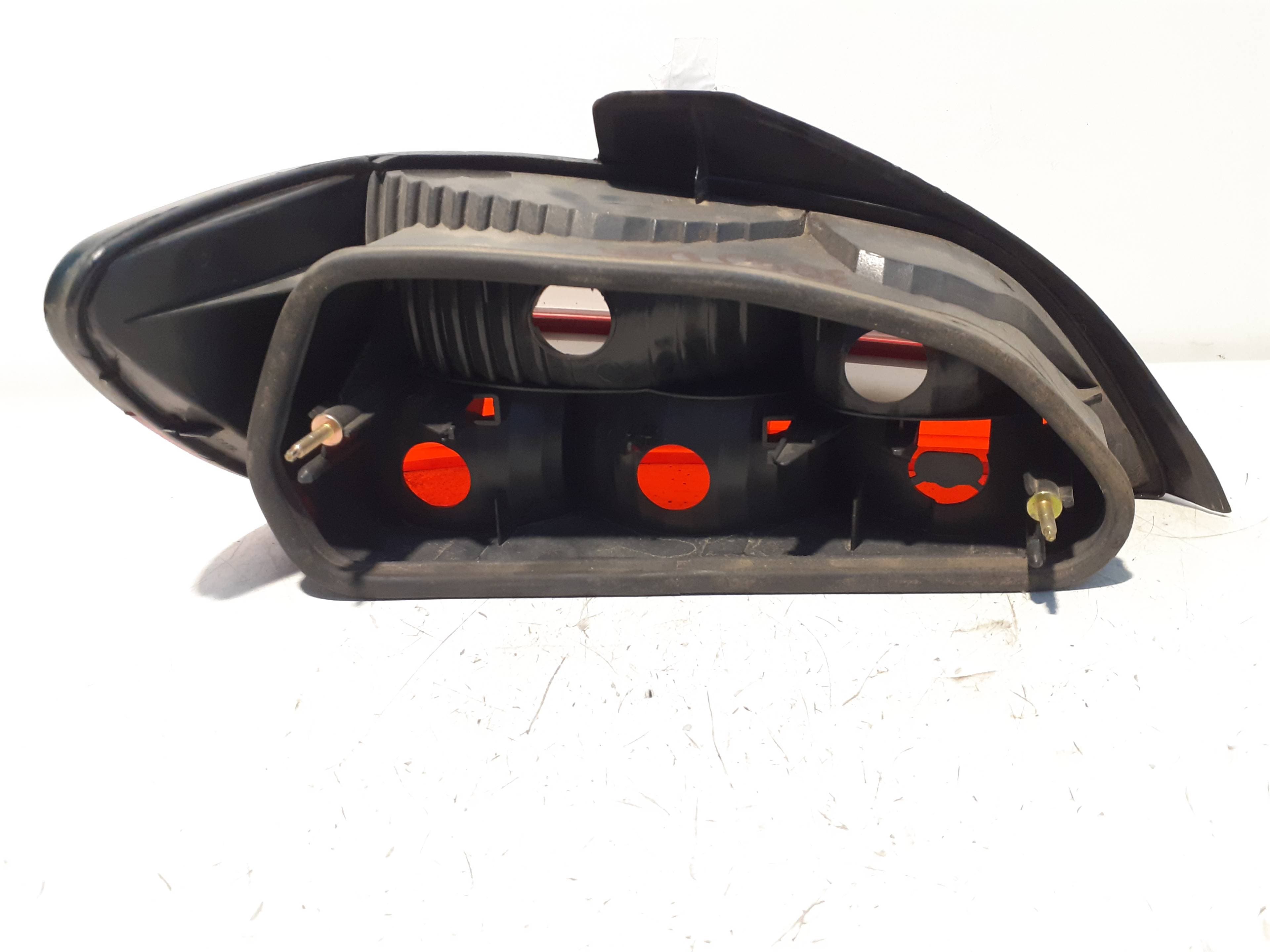 Piloto trasero derecho PEUGEOT 406 BERLINA (S1/S2) 4