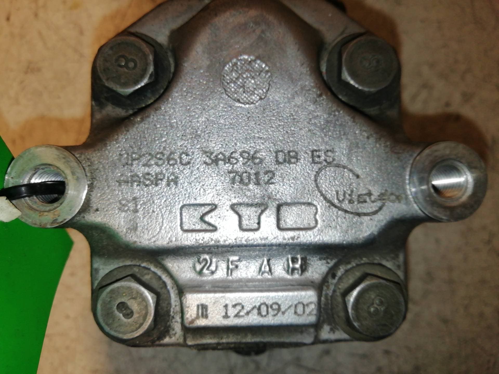 Bomba direccion FORD FIESTA BERLINA