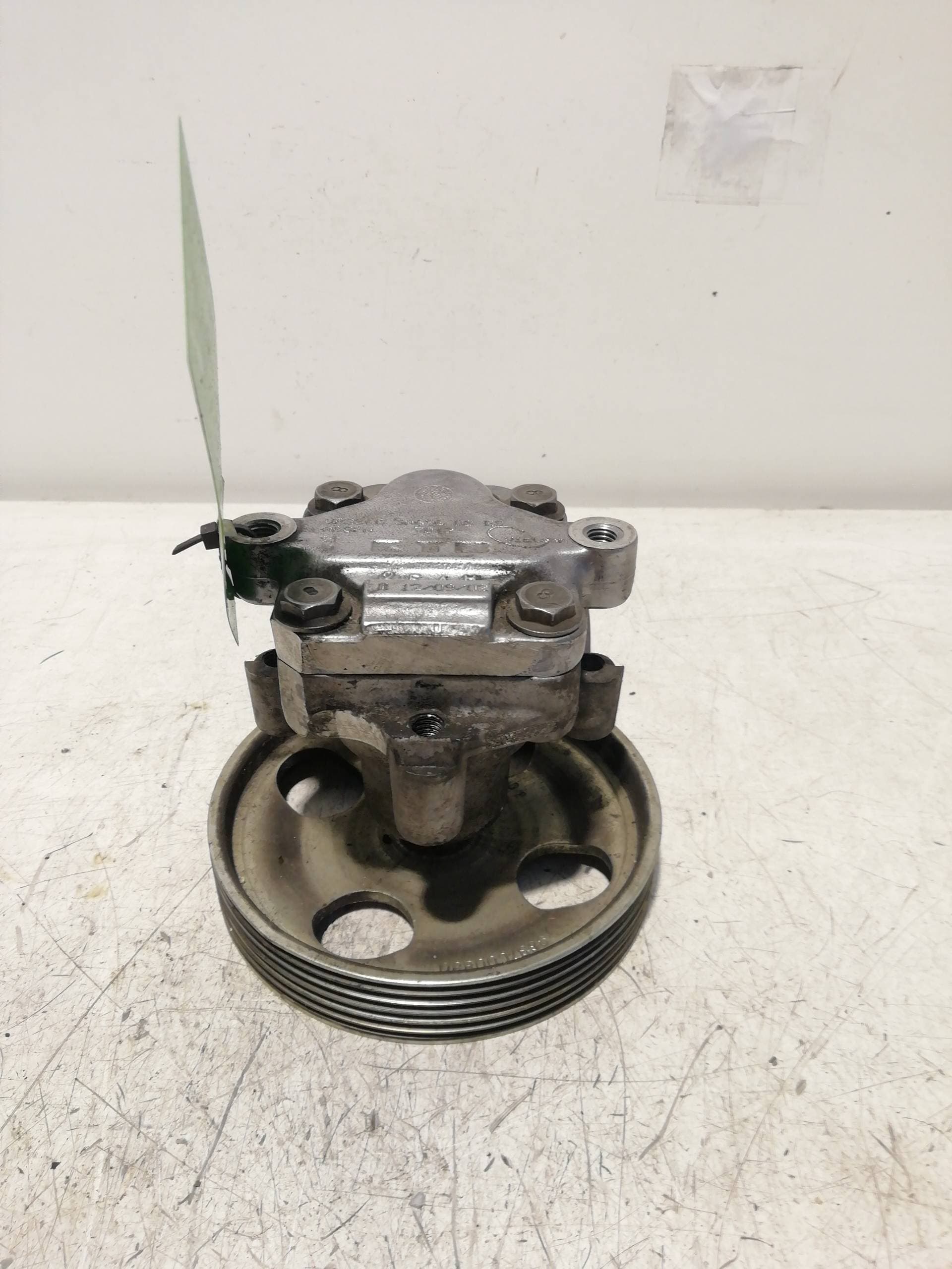 Bomba direccion FORD FIESTA BERLINA 5