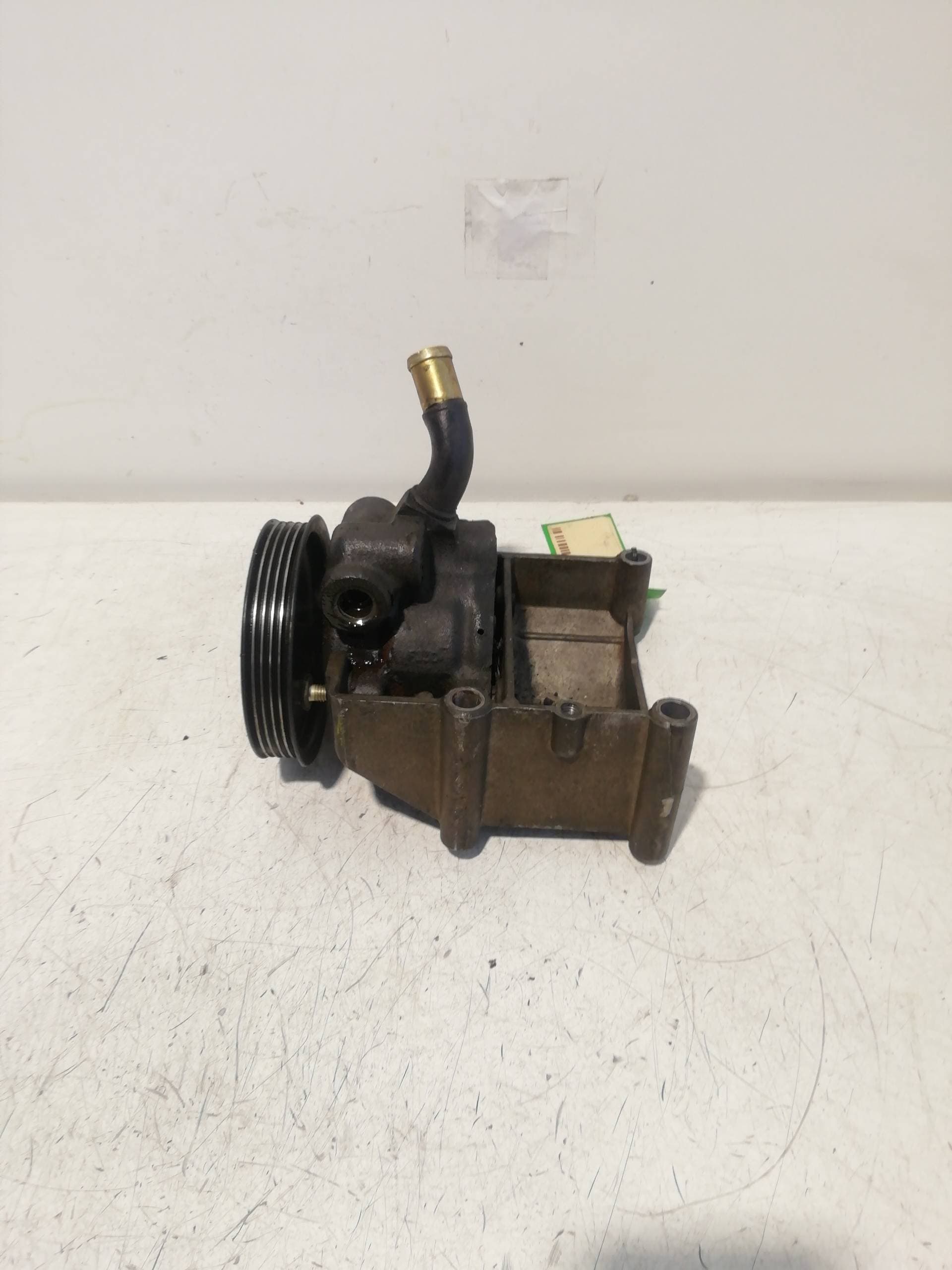 Bomba direccion FORD FIESTA BERLINA 5