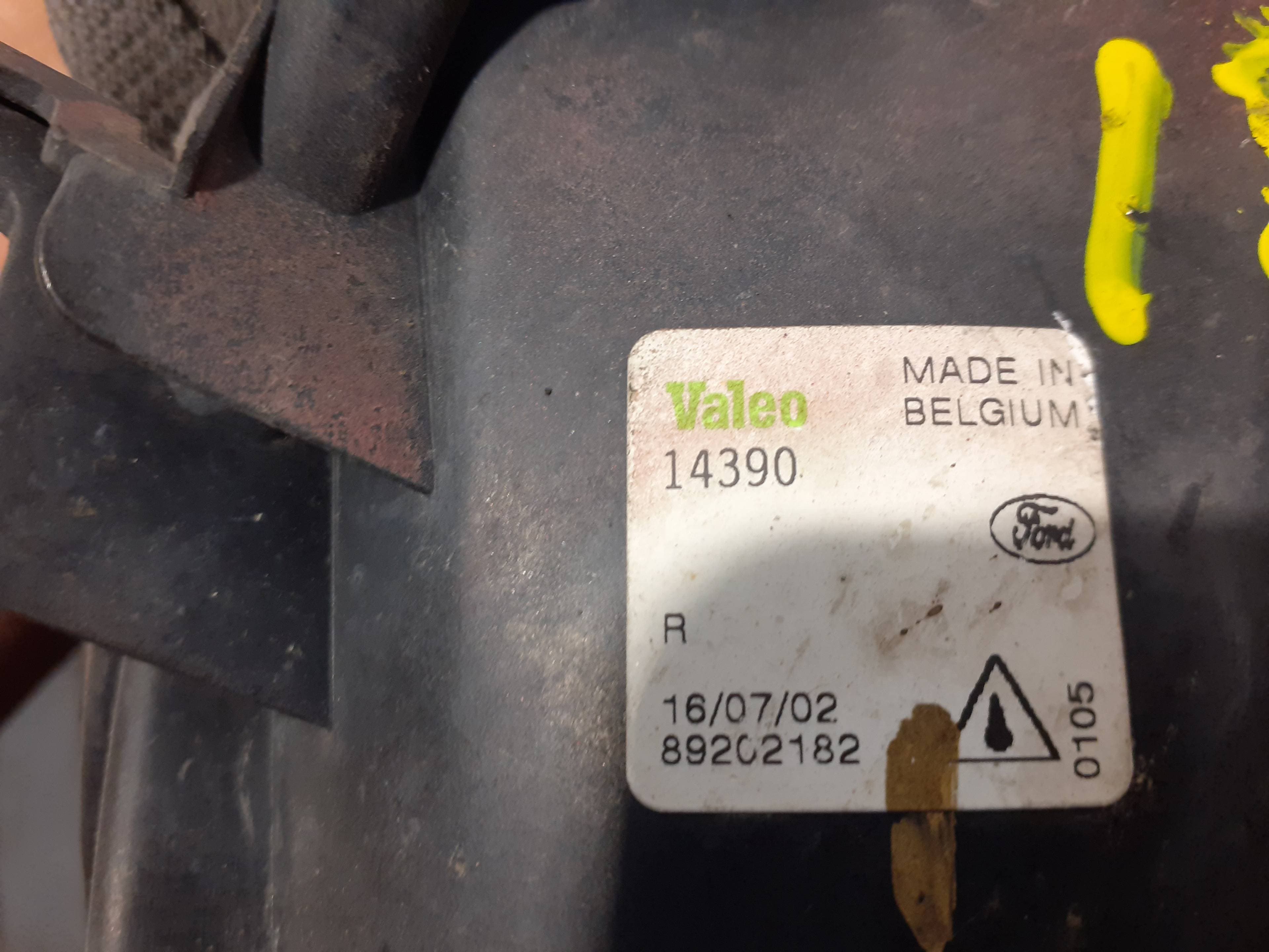 Faro antiniebla derecho FORD FIESTA BERLINA 2