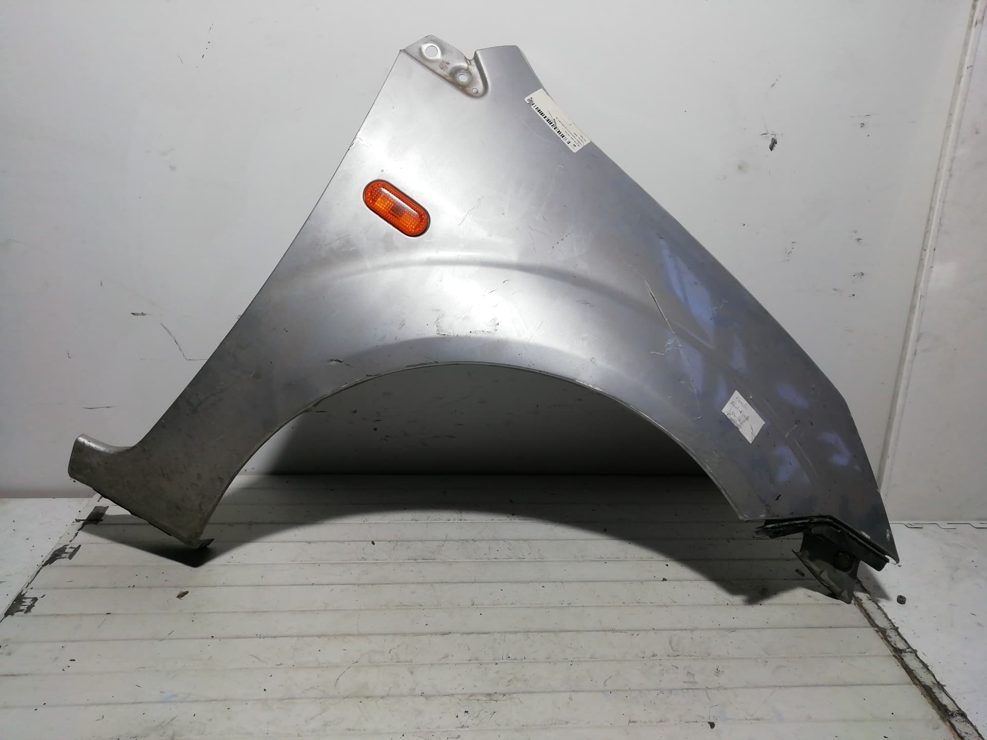 Aleta delantera derecha FORD FIESTA BERLINA