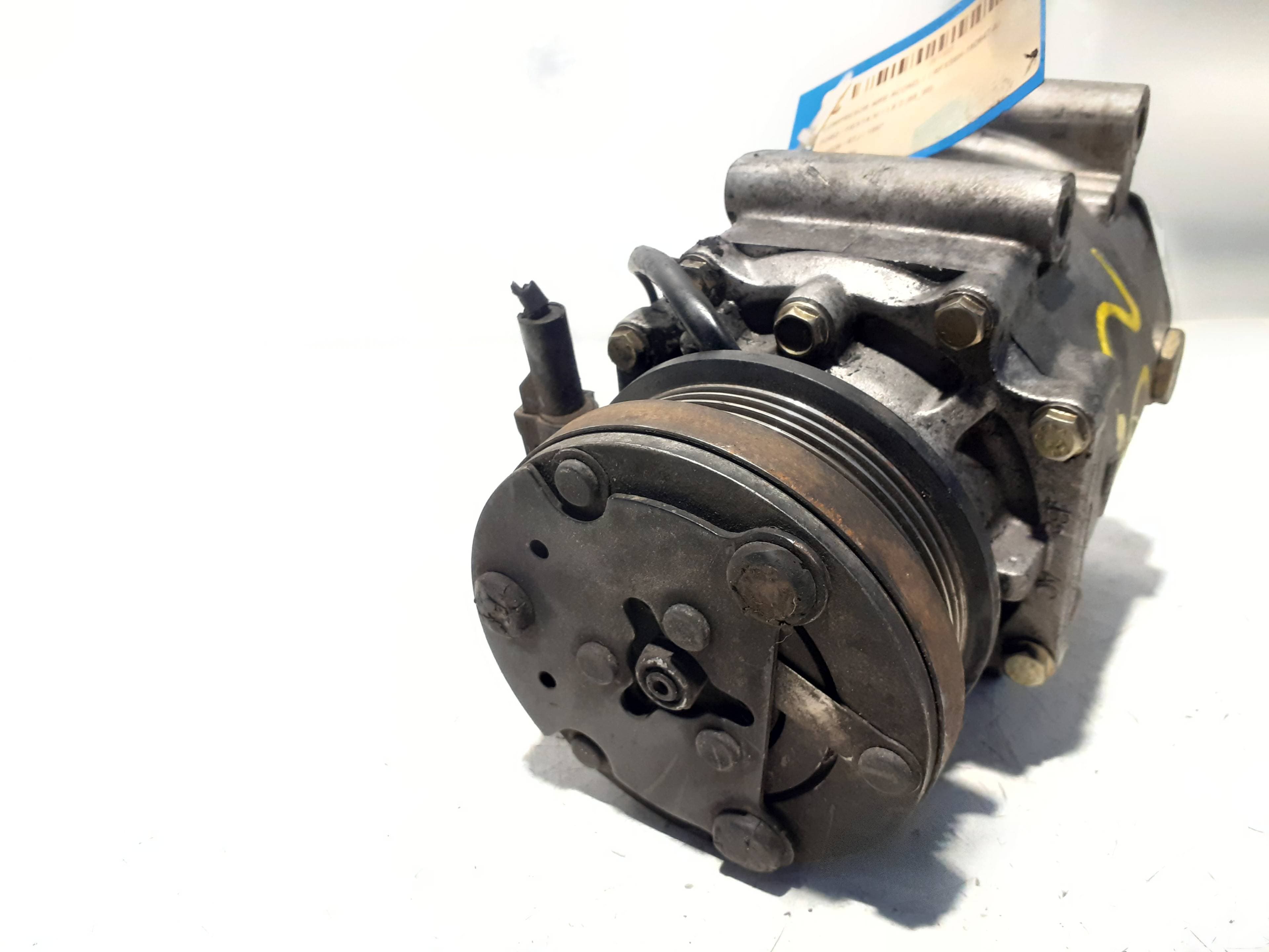 Recambio FORD FIESTA BERLINA ref. 19D647AA