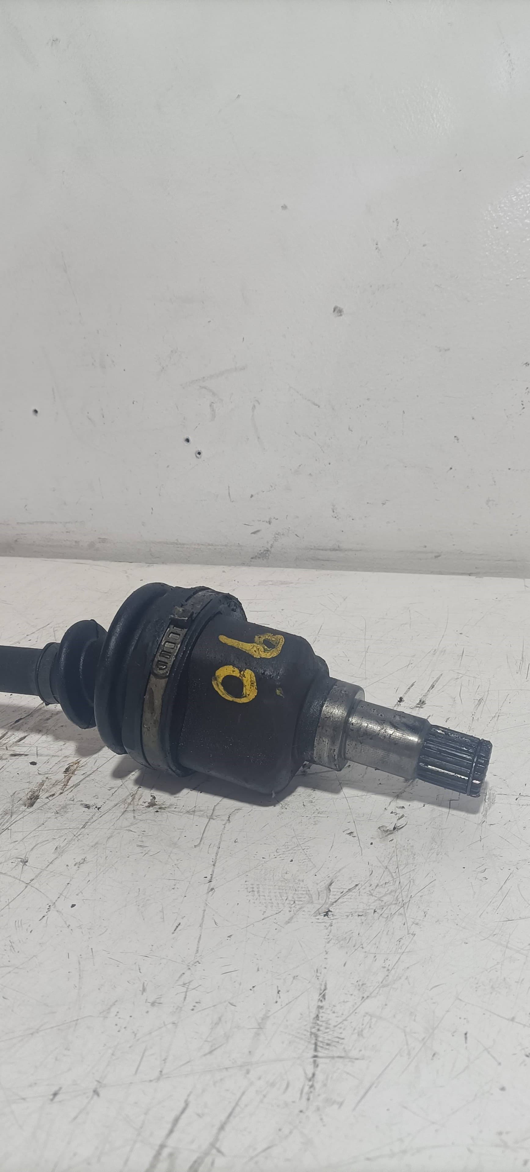 Transmision delantera izquierda FORD FIESTA BERLINA 3