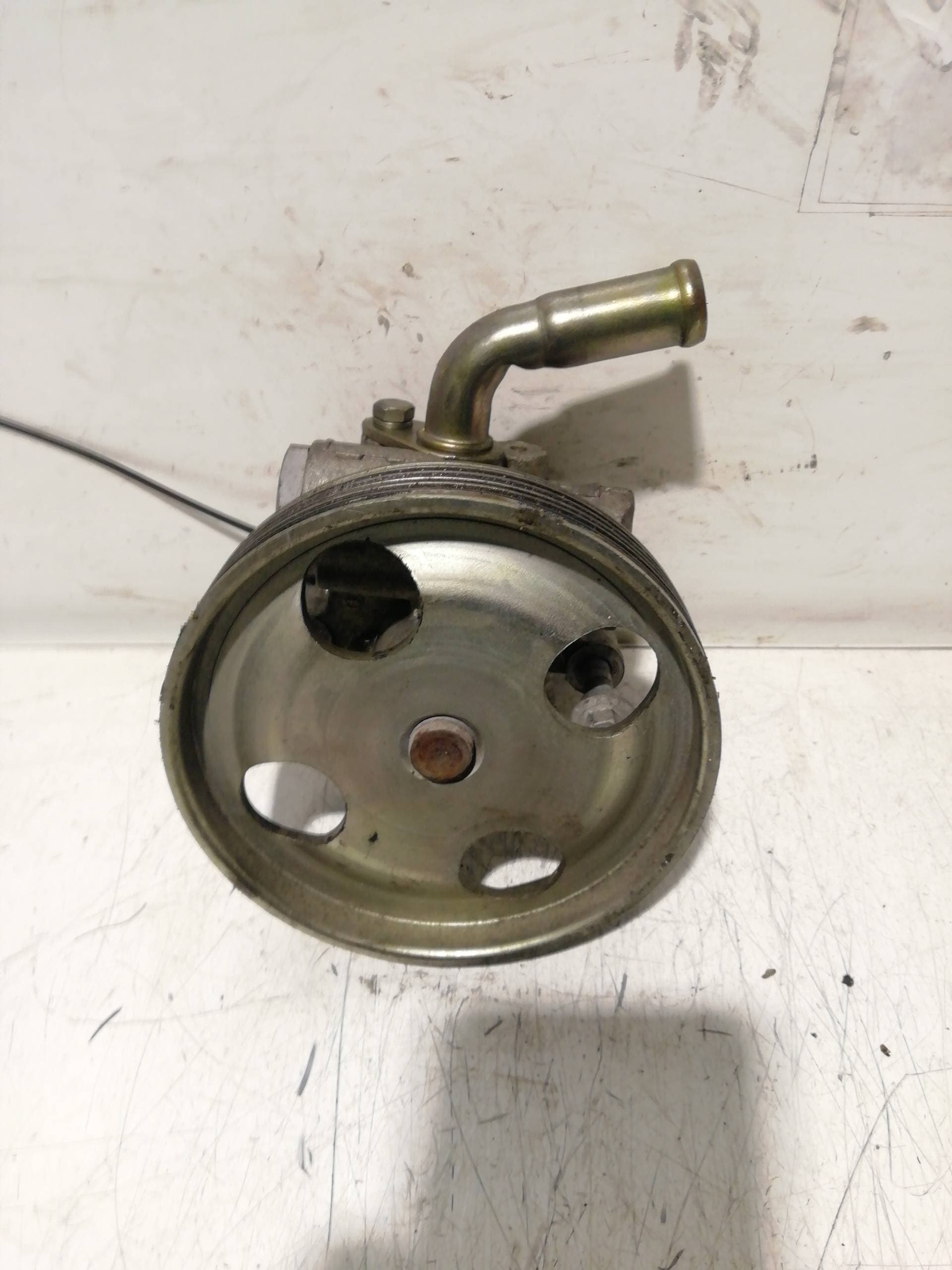 Bomba direccion FORD FIESTA BERLINA 5