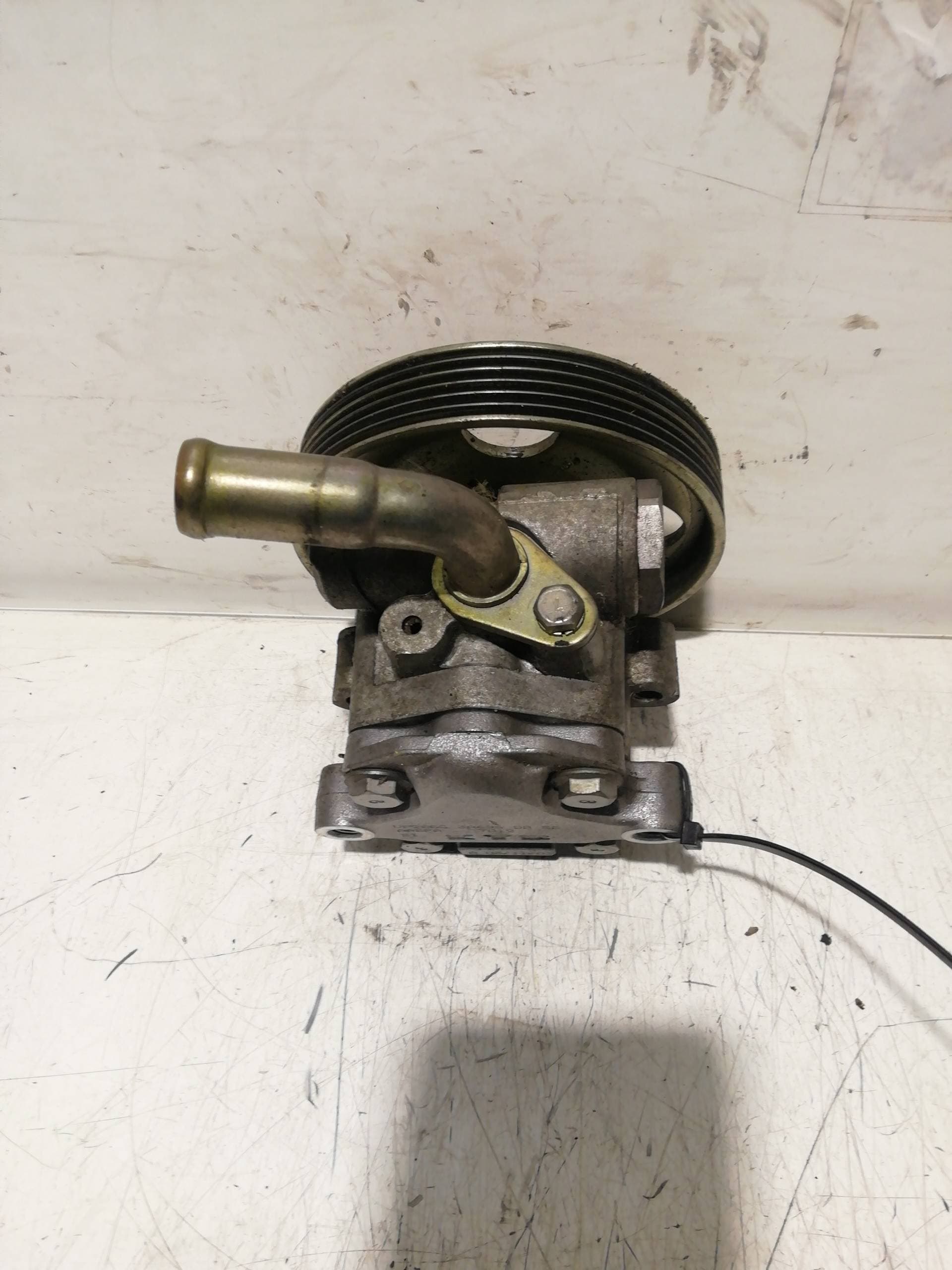 Bomba direccion FORD FIESTA BERLINA 3