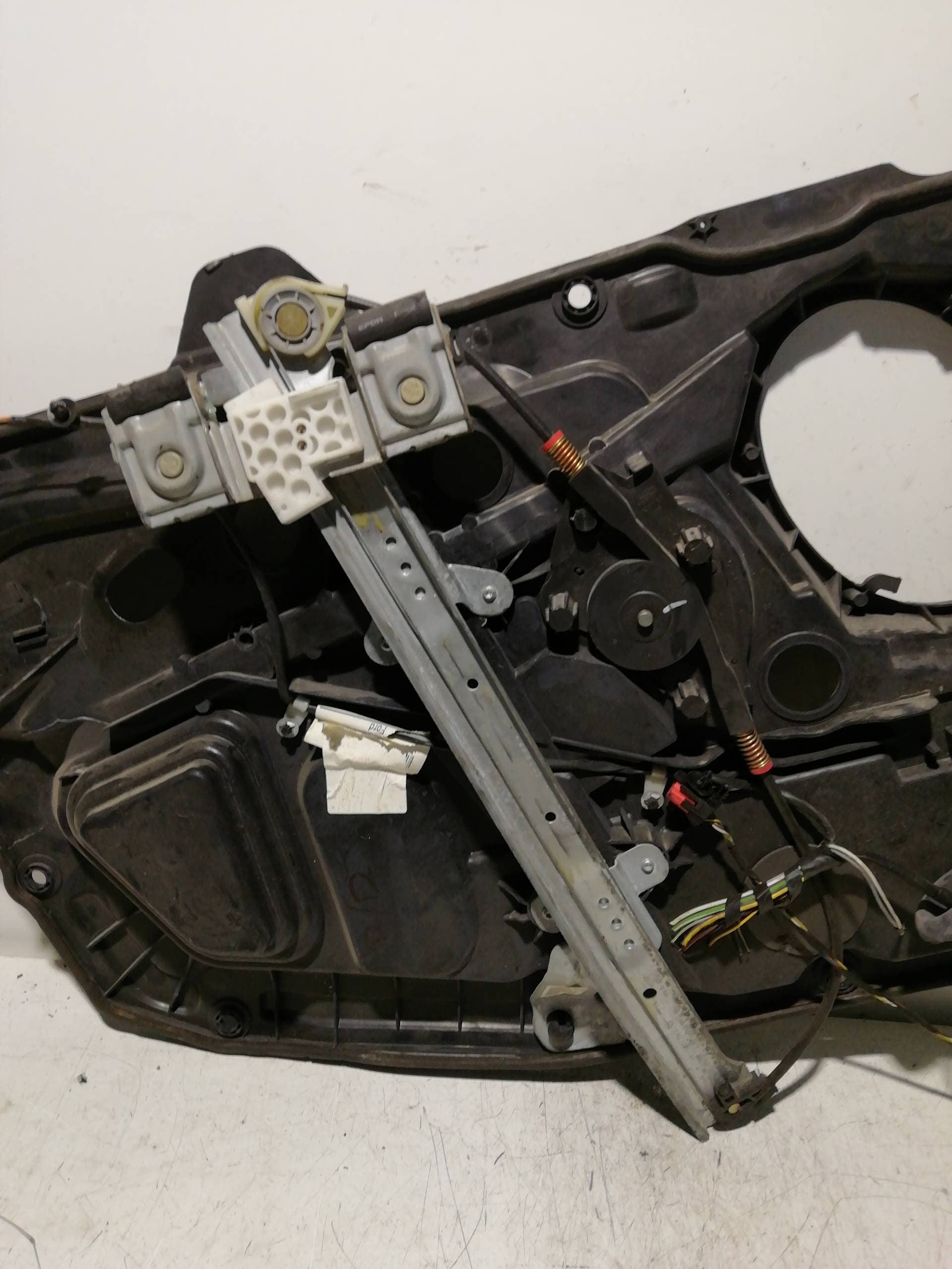 Elevalunas delantero derecho FORD FIESTA BERLINA 3