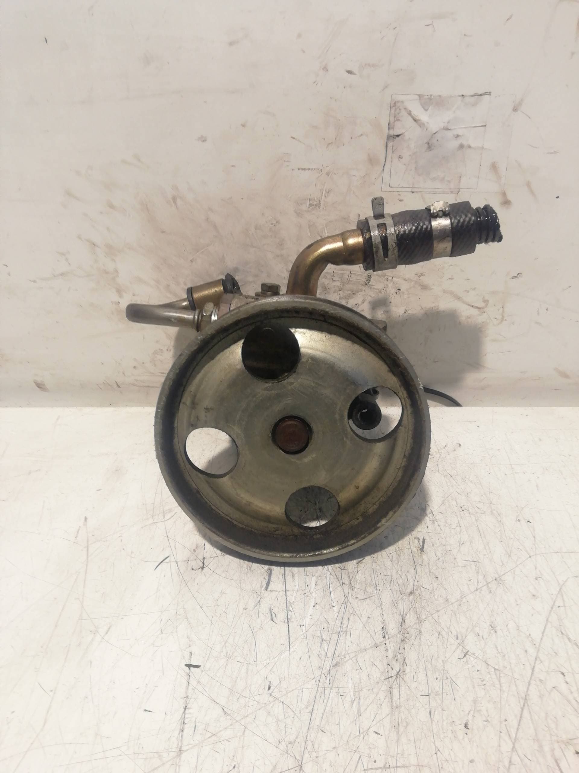 Bomba direccion FORD FIESTA BERLINA 2
