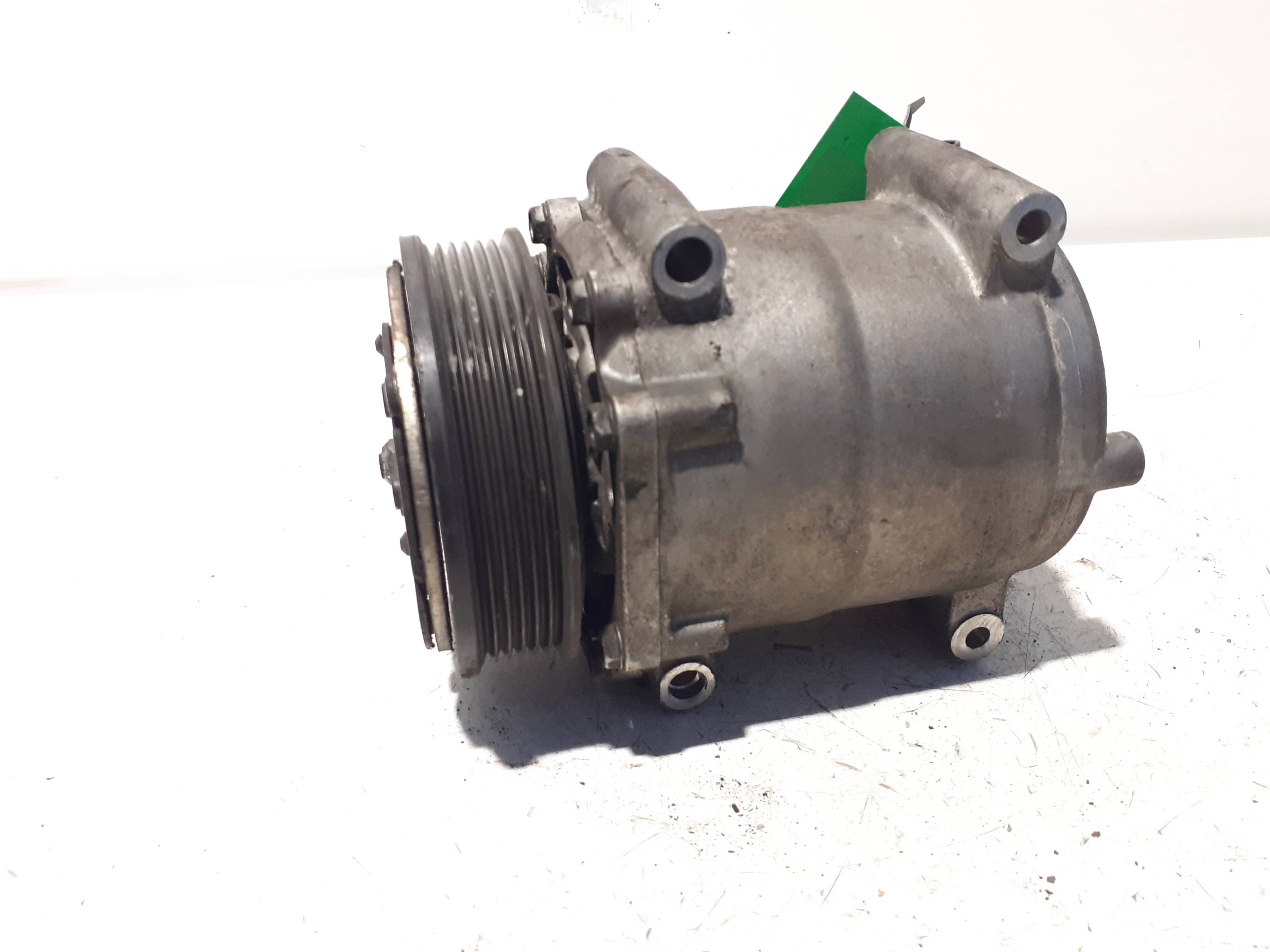 Recambio FORD FIESTA BERLINA ref. 8V5119D629DF 4