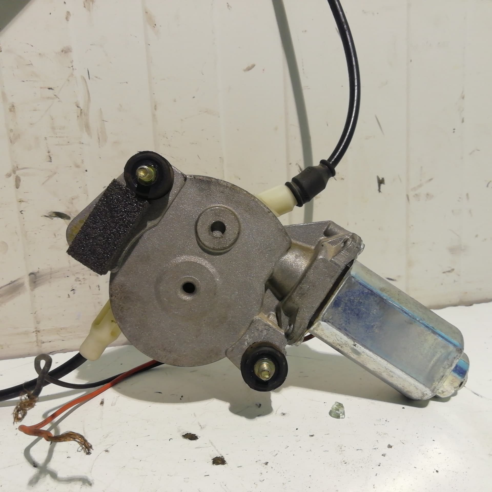 Elevalunas delantero izquierdo FORD FIESTA BERLINA 2
