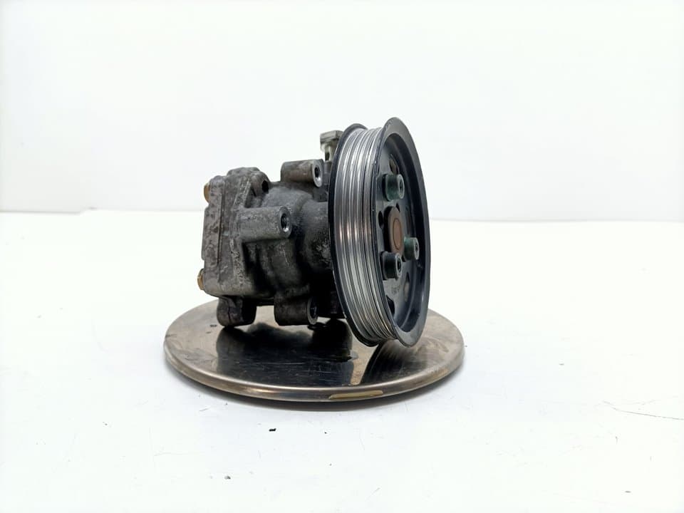 Bomba direccion VOLKSWAGEN PASSAT BERLINA (3B2)