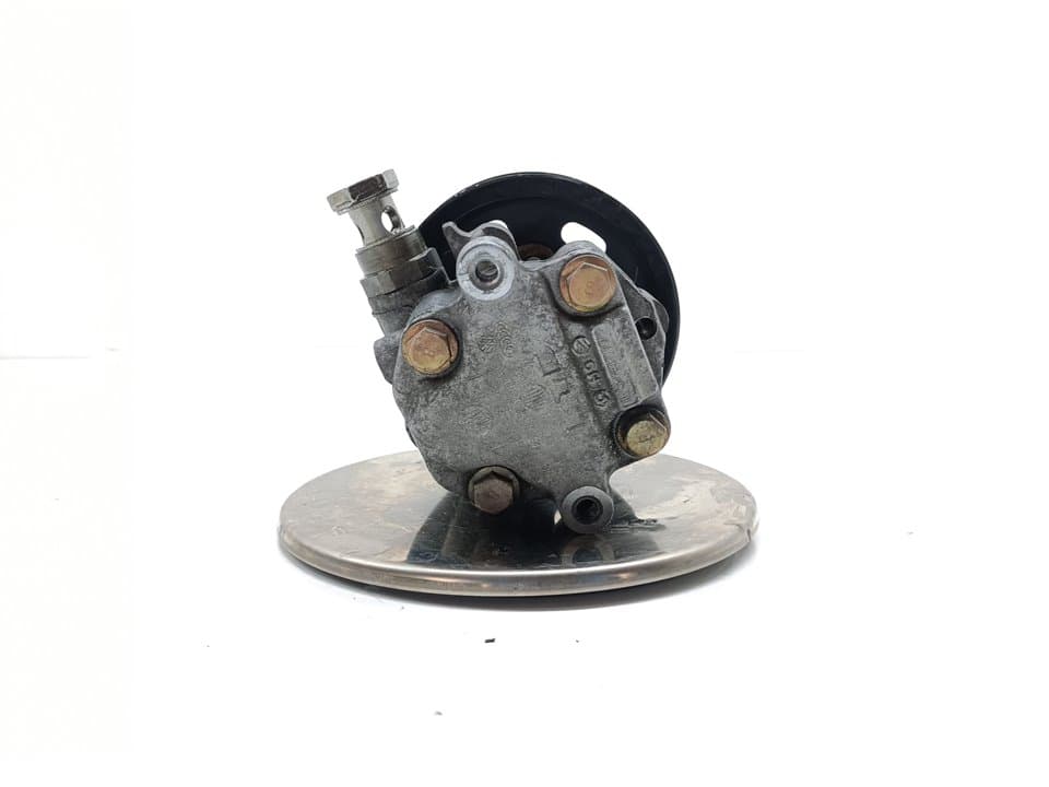 Bomba direccion VOLKSWAGEN PASSAT BERLINA (3B2) 2