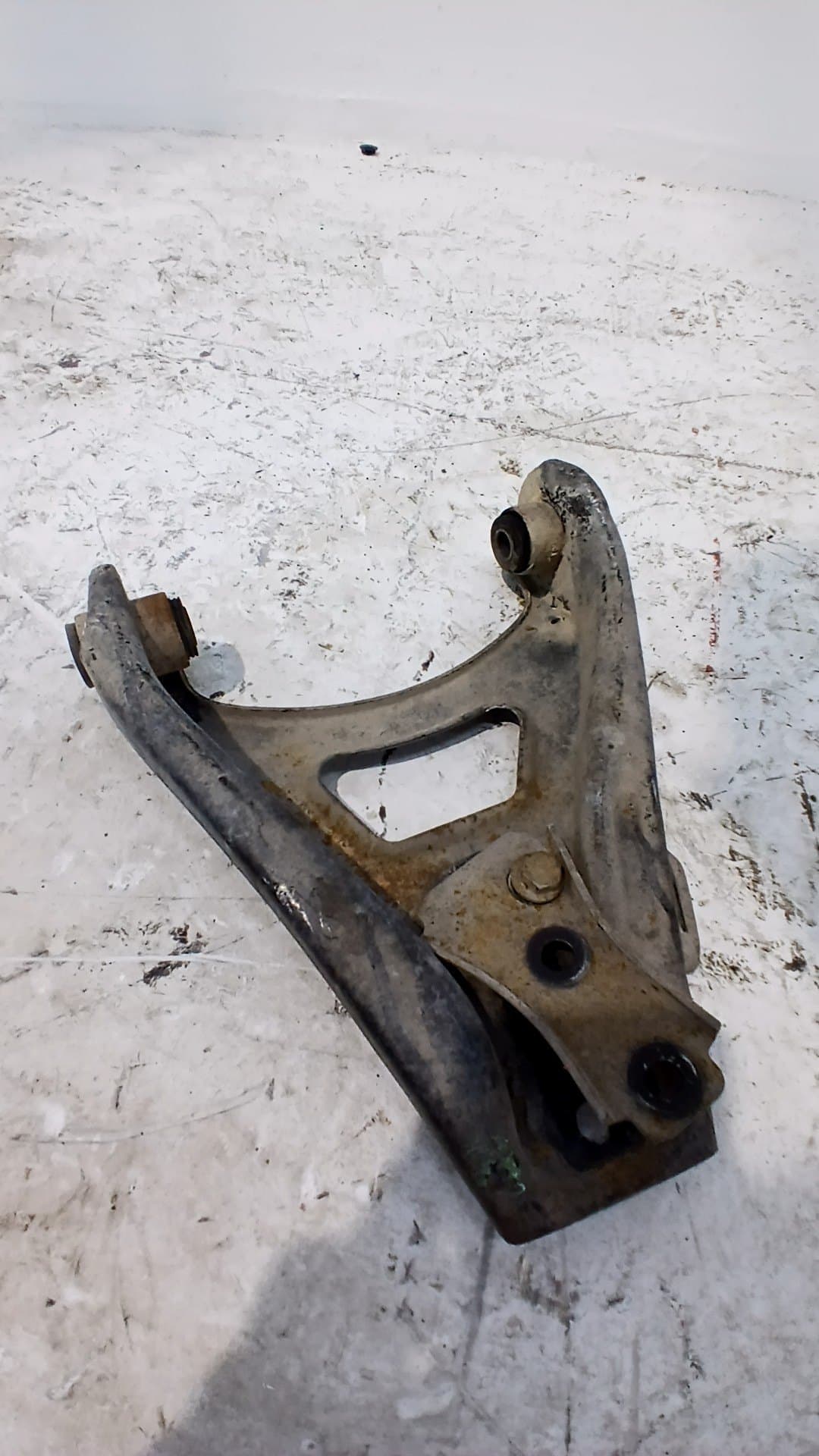 Brazo suspension inferior delantero izquierdo RENAULT EXPRES 3
