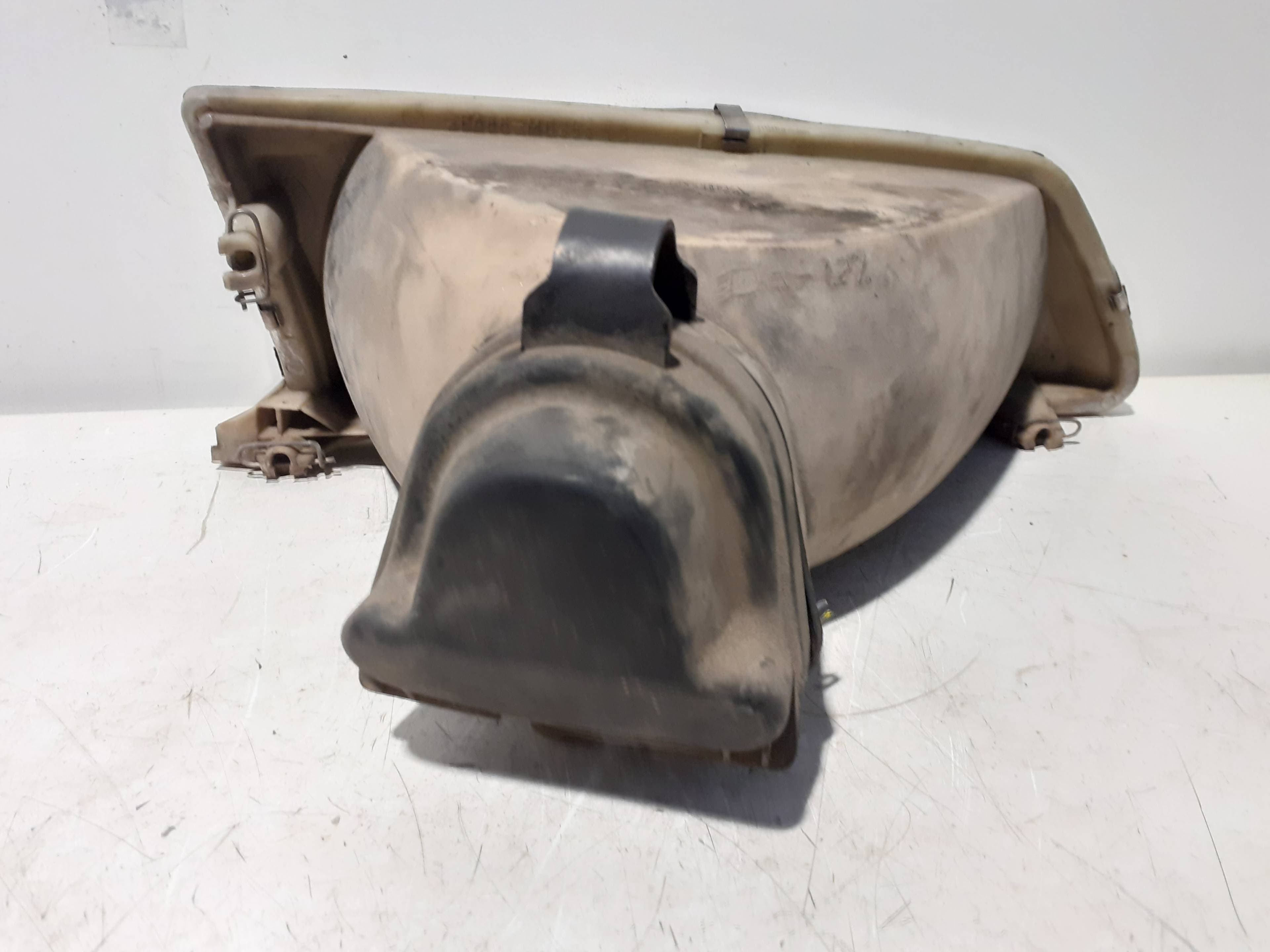 Faro izquierdo PEUGEOT 106 (S1) 3