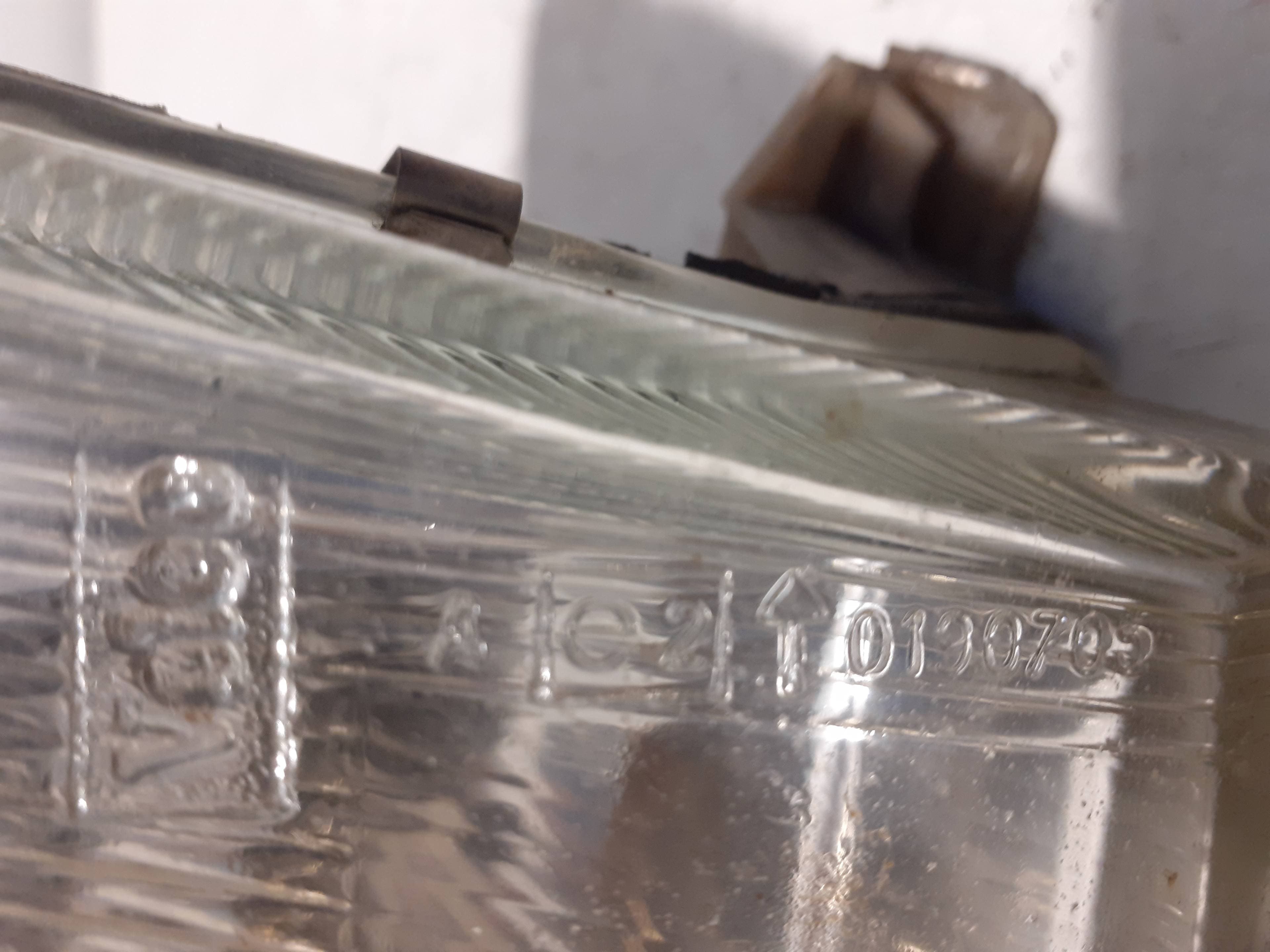 Faro izquierdo PEUGEOT 106 (S1) 2
